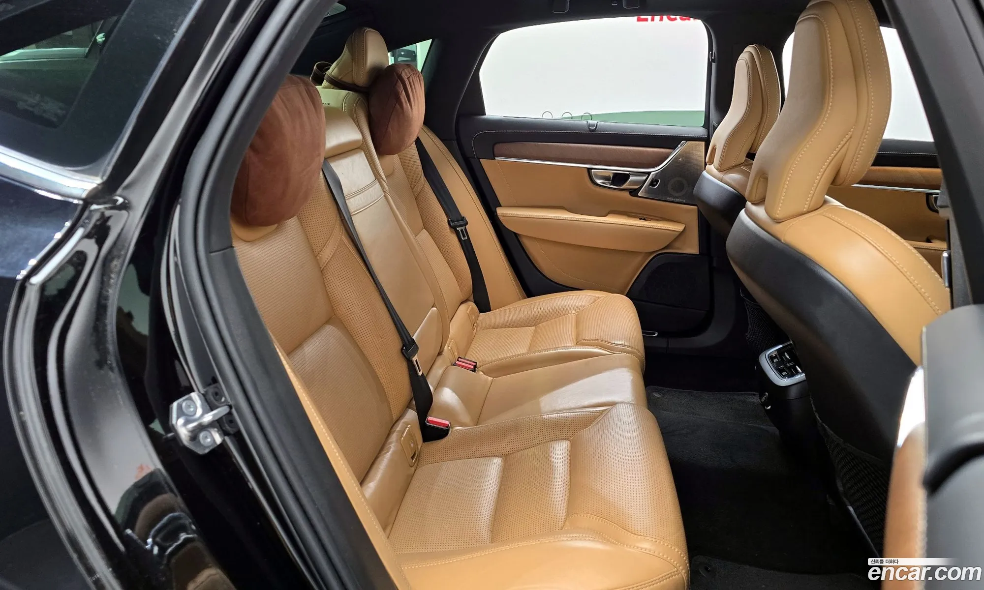 Volvo S90 2019 — 28