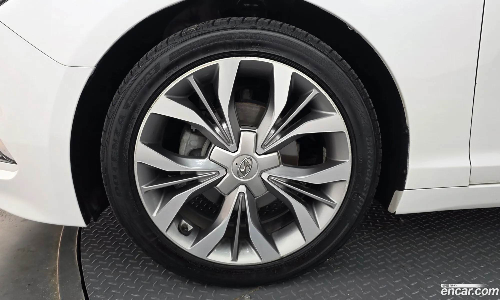 Hyundai LF Sonata 2016 — 10