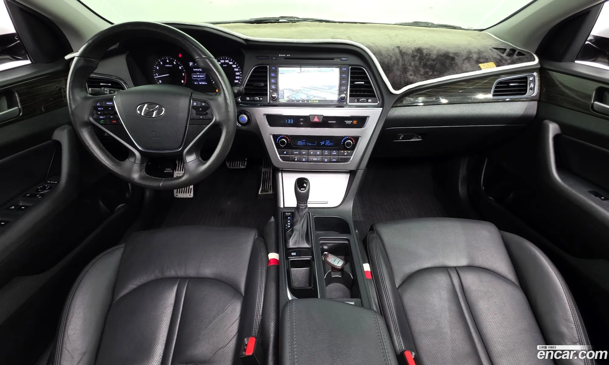 Hyundai LF Sonata 2016 — 18