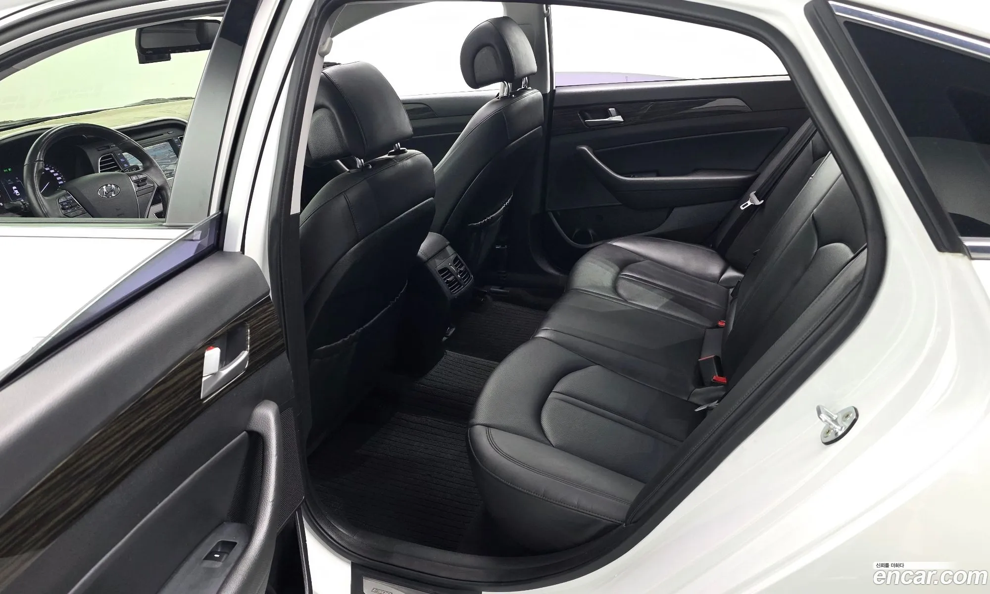 Hyundai LF Sonata 2016 — 20