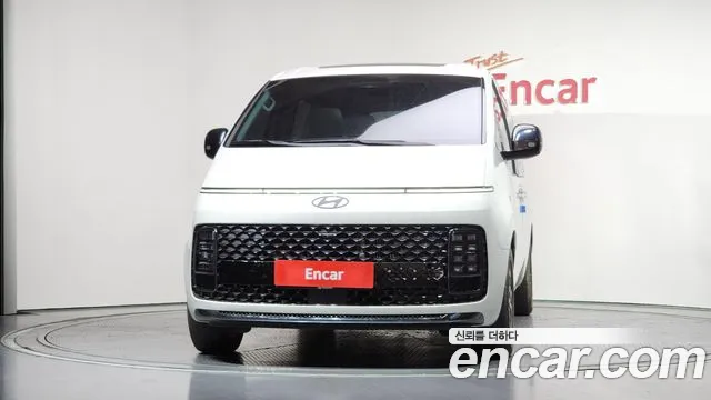 Hyundai Staria 2024 — 2