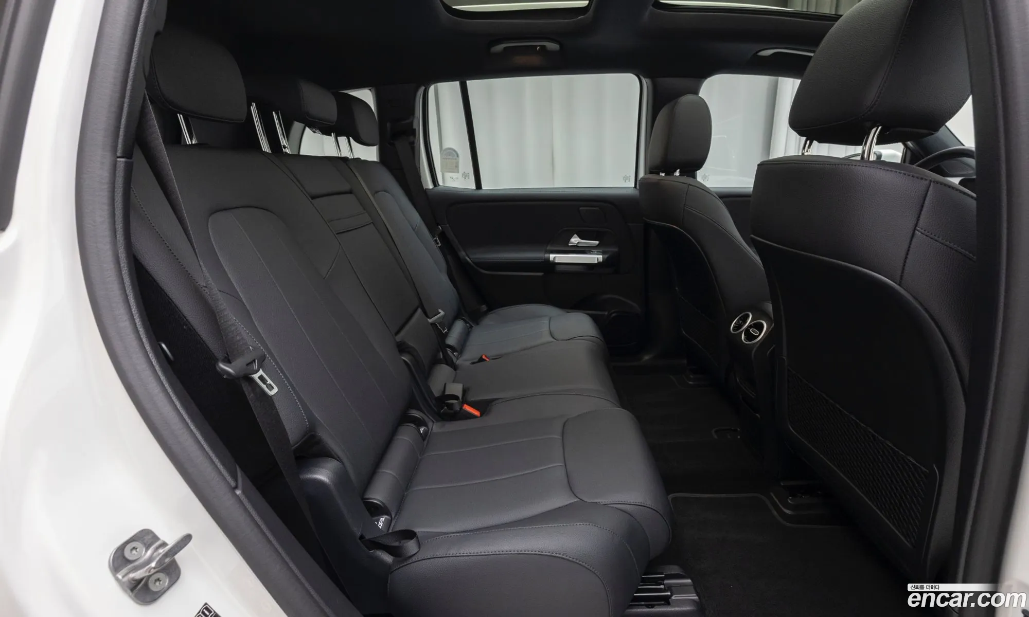Mercedes-Benz EQB X243 2025 — 17