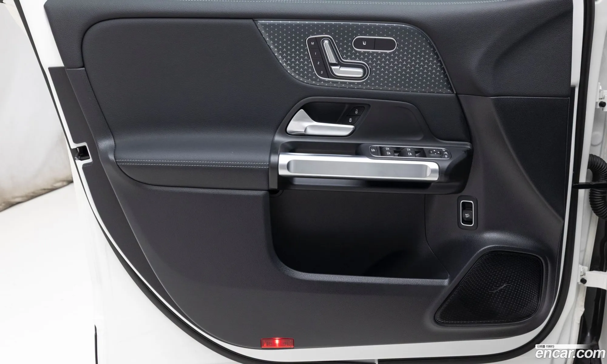 Mercedes-Benz EQB X243 2025 — 3