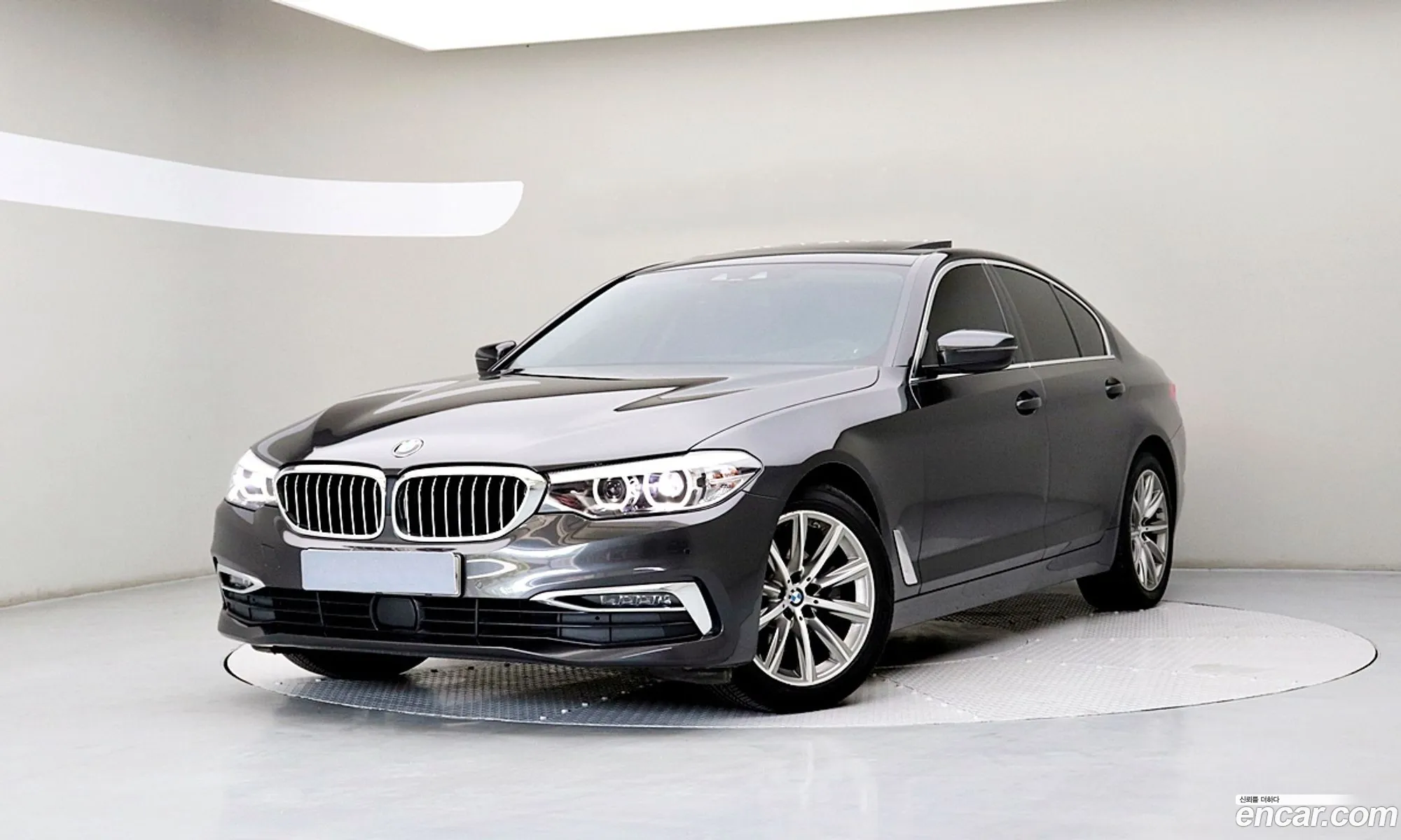 BMW 5 Series 2019 — 16