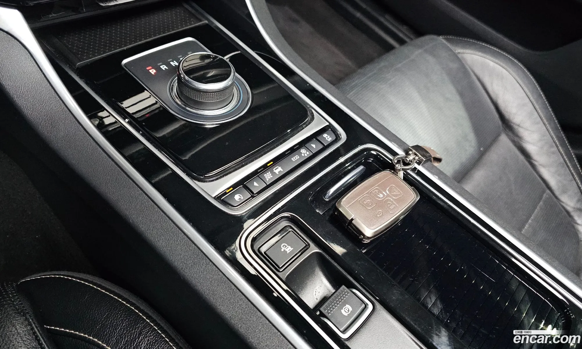 Jaguar XF 2017 — 13
