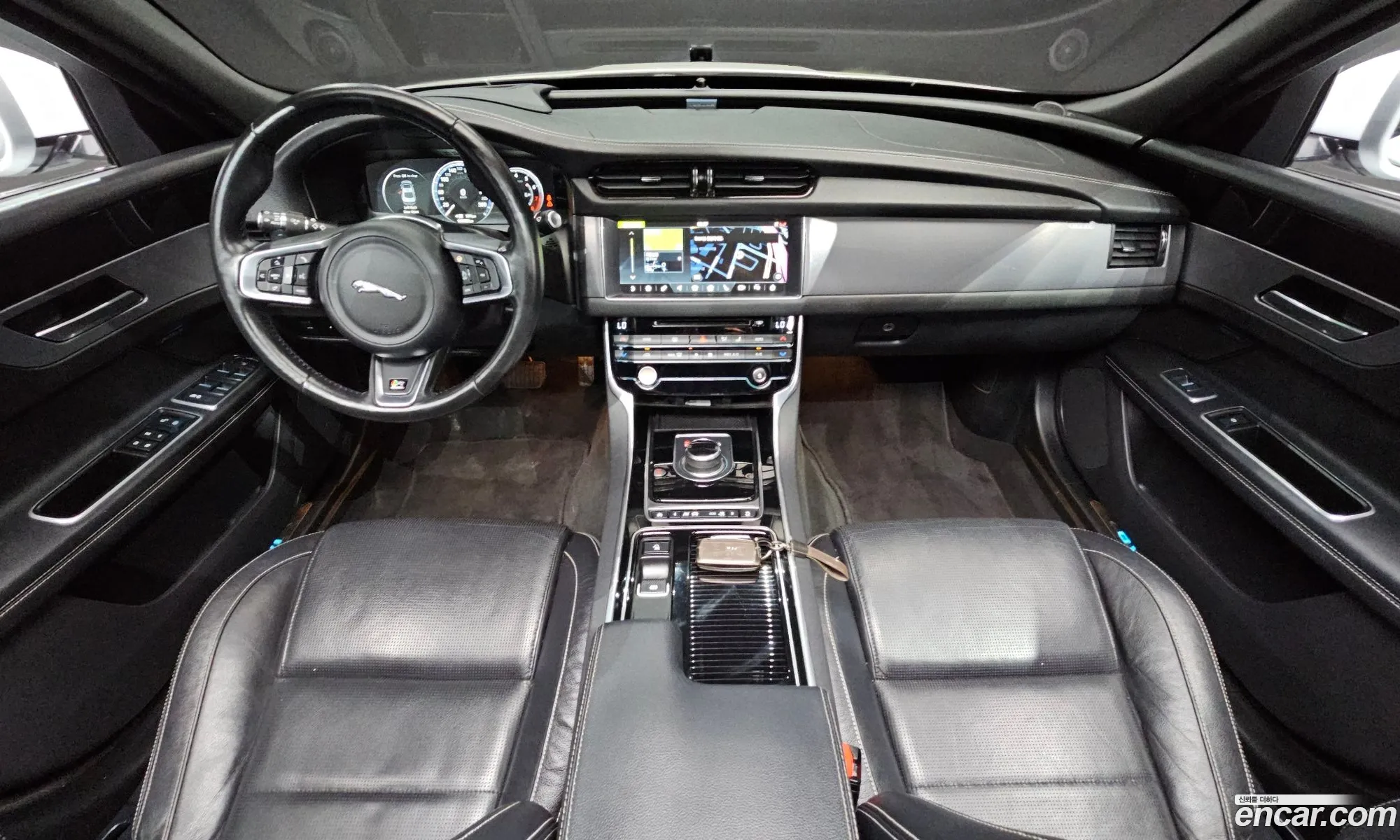 Jaguar XF 2017 — 15