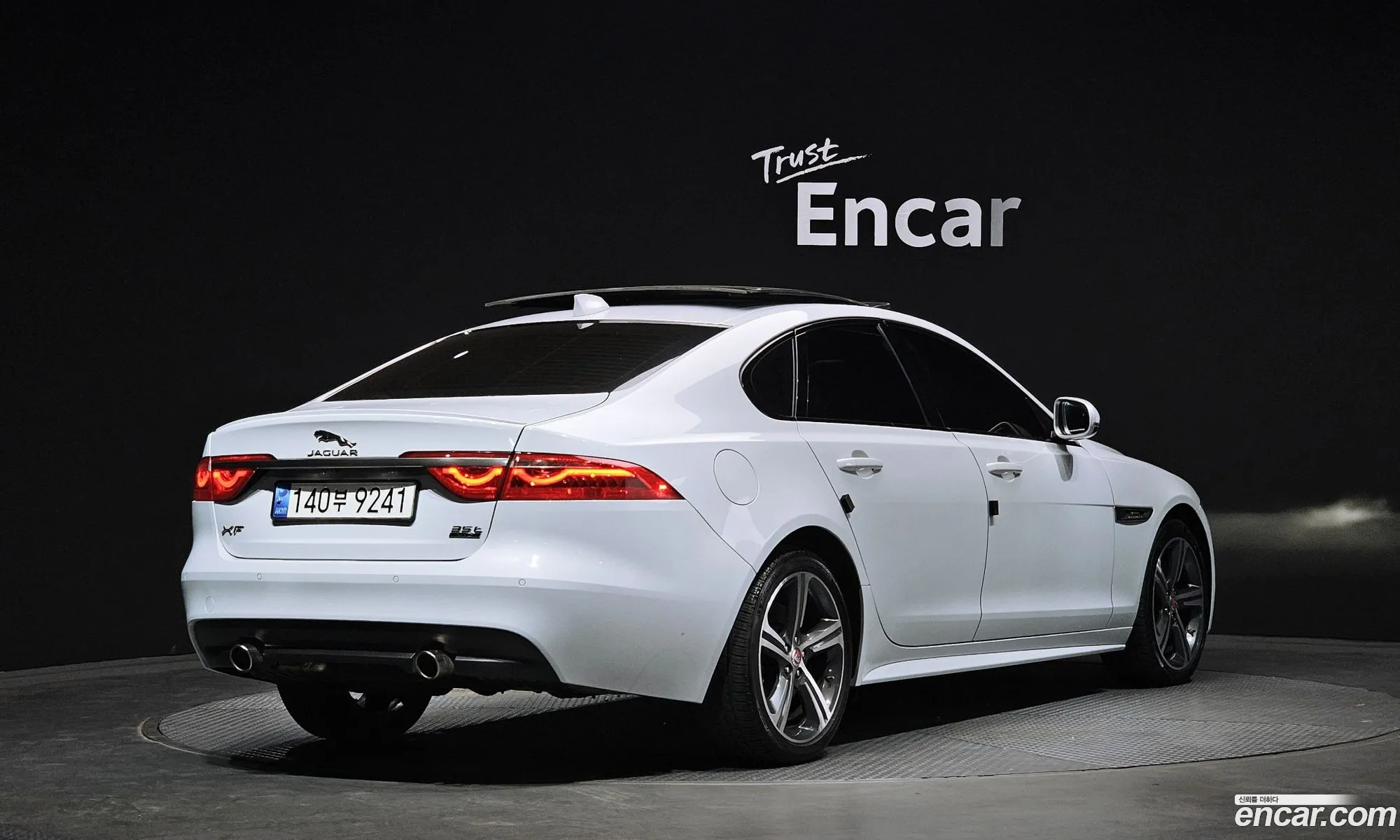 Jaguar XF 2017 — 2