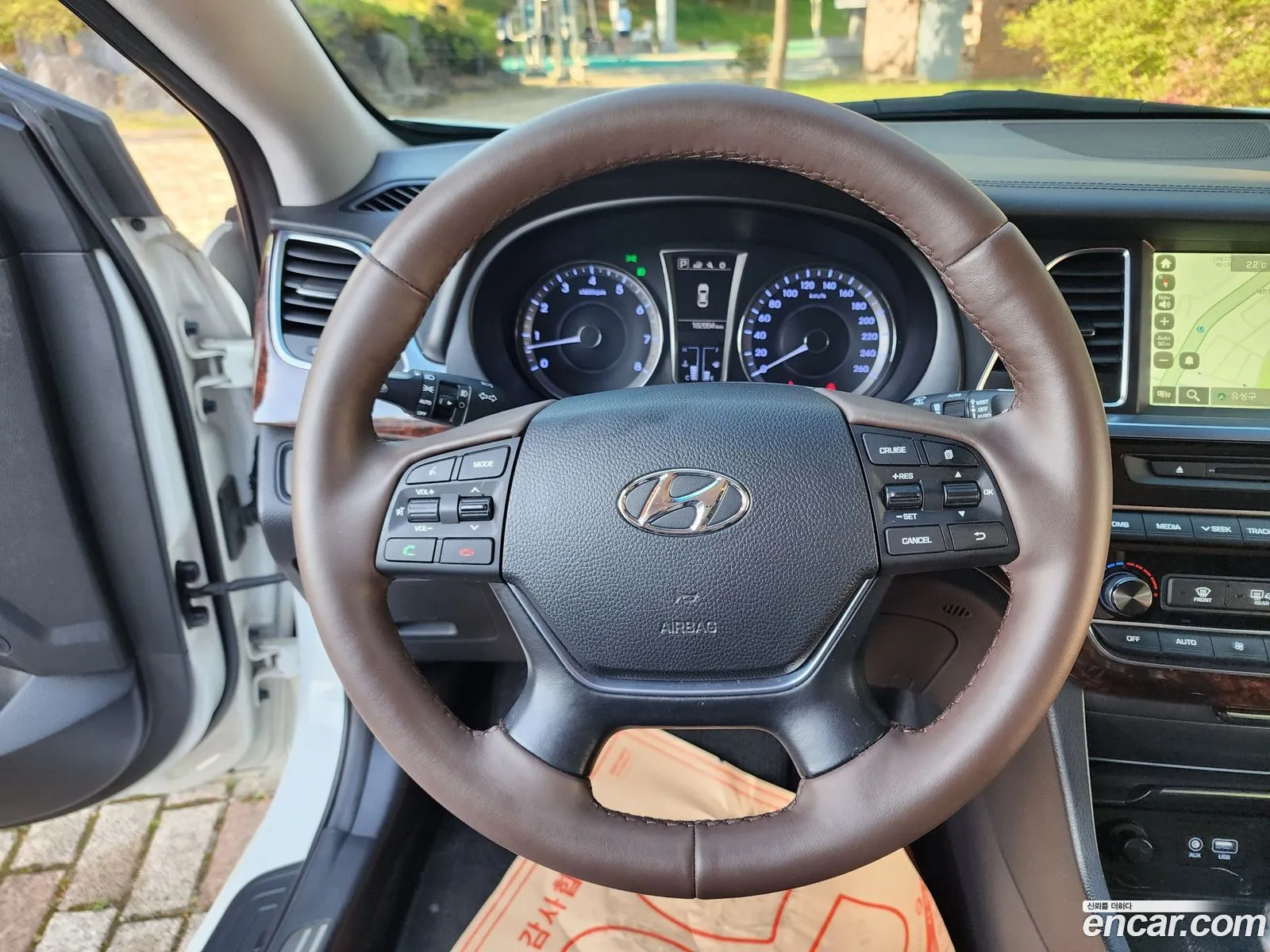 Hyundai Aslan 2015 — 12