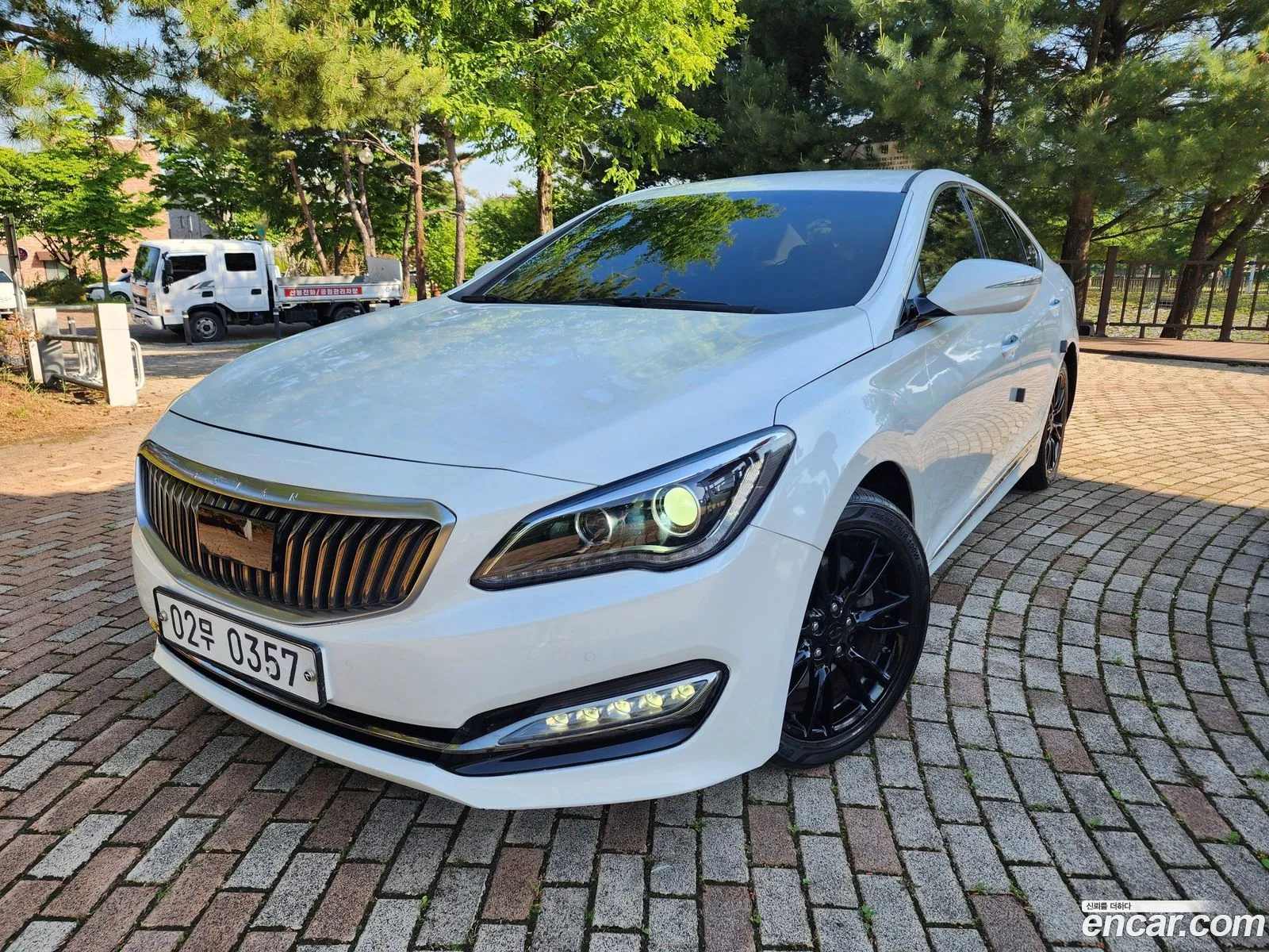 Hyundai Aslan 2015 — 19