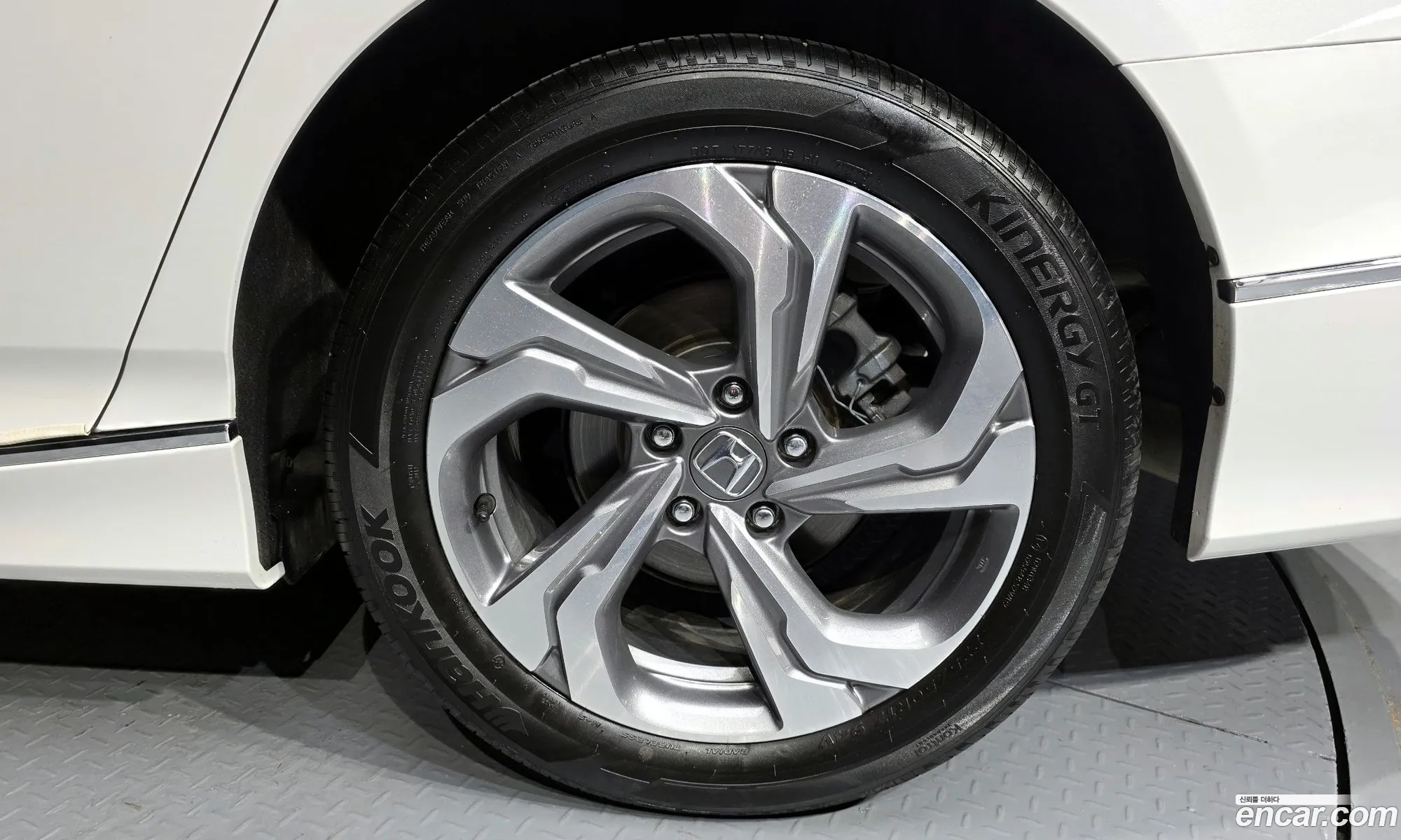 Honda Accord 10th Gen 2019 — 19