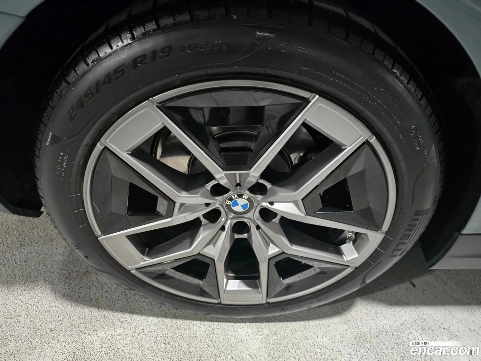BMW 5 Series 2025 — 6