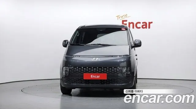 Hyundai Staria 2023 — 2
