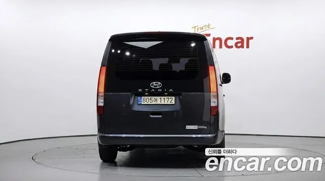 Hyundai Staria 2023 — 3