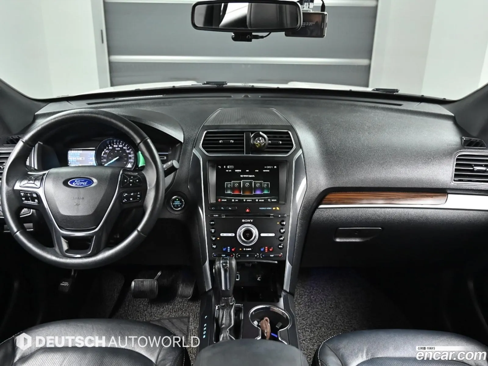 Ford Explorer 2018 — 18