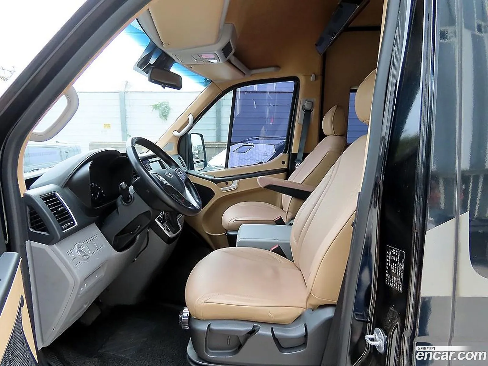 Hyundai Solati 2017 — 14