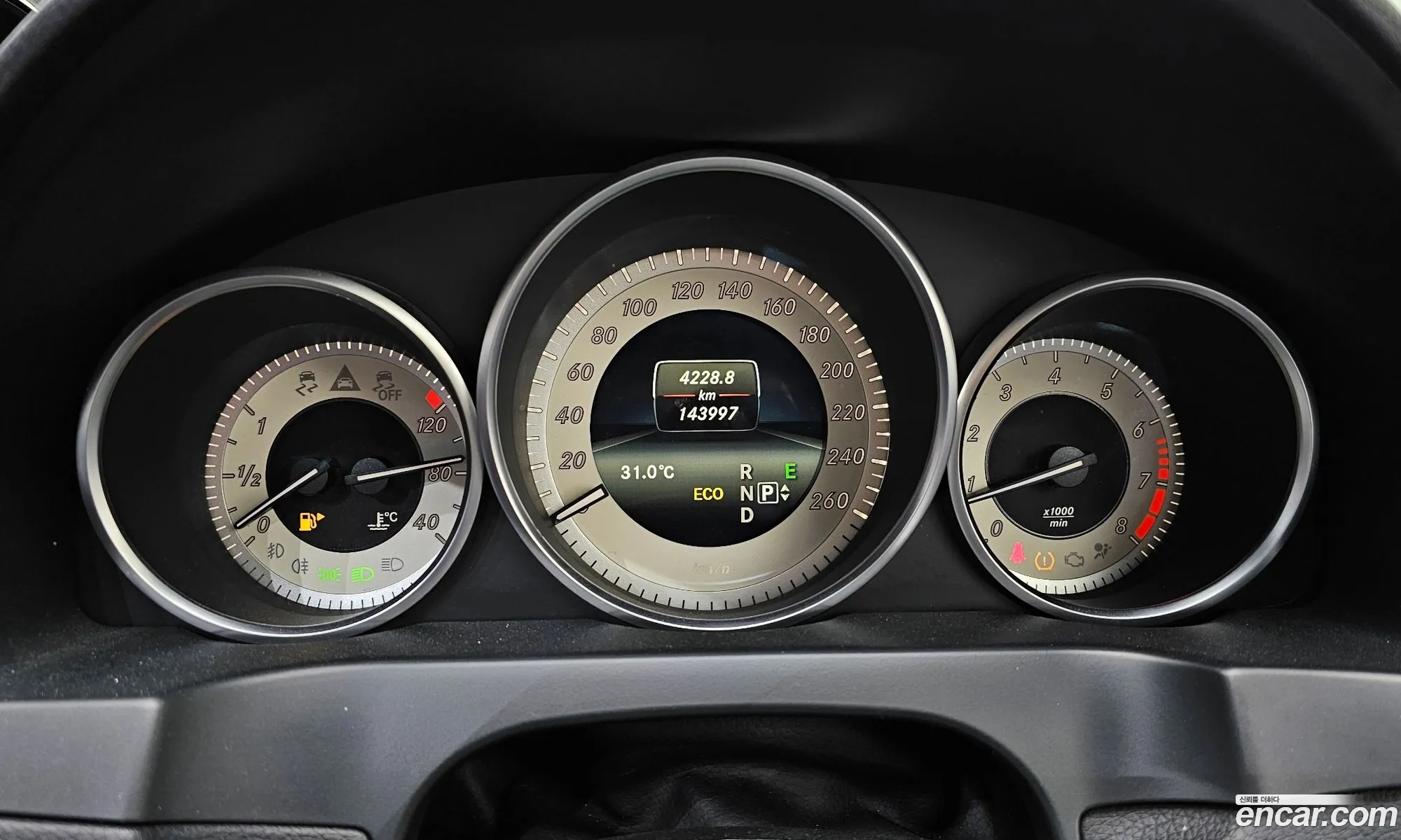Mercedes-Benz E-Class W212 2014 WDDKK3EF6EF262293 — 8