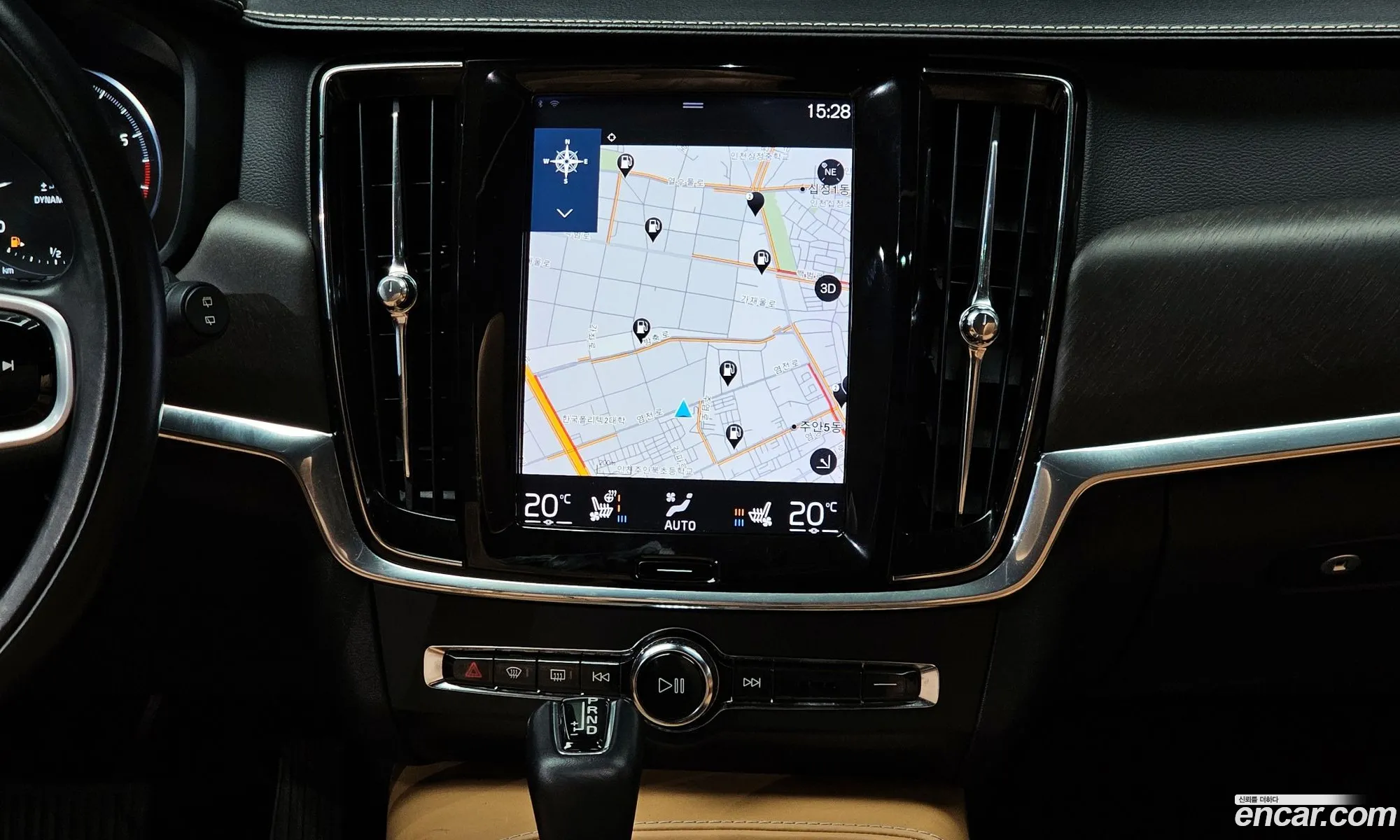Volvo V90 Cross Country 2018 — 16