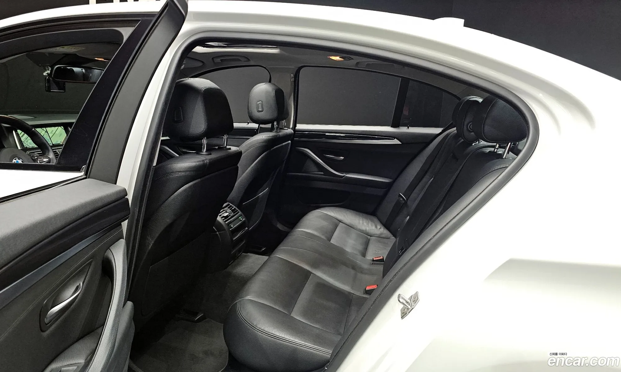 BMW 5 Series 2016 WBA5E5103GG201828 — 7