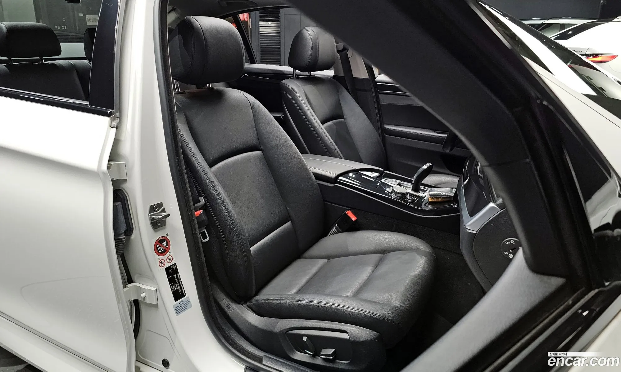 BMW 5 Series 2016 WBA5E5103GG201828 — 11