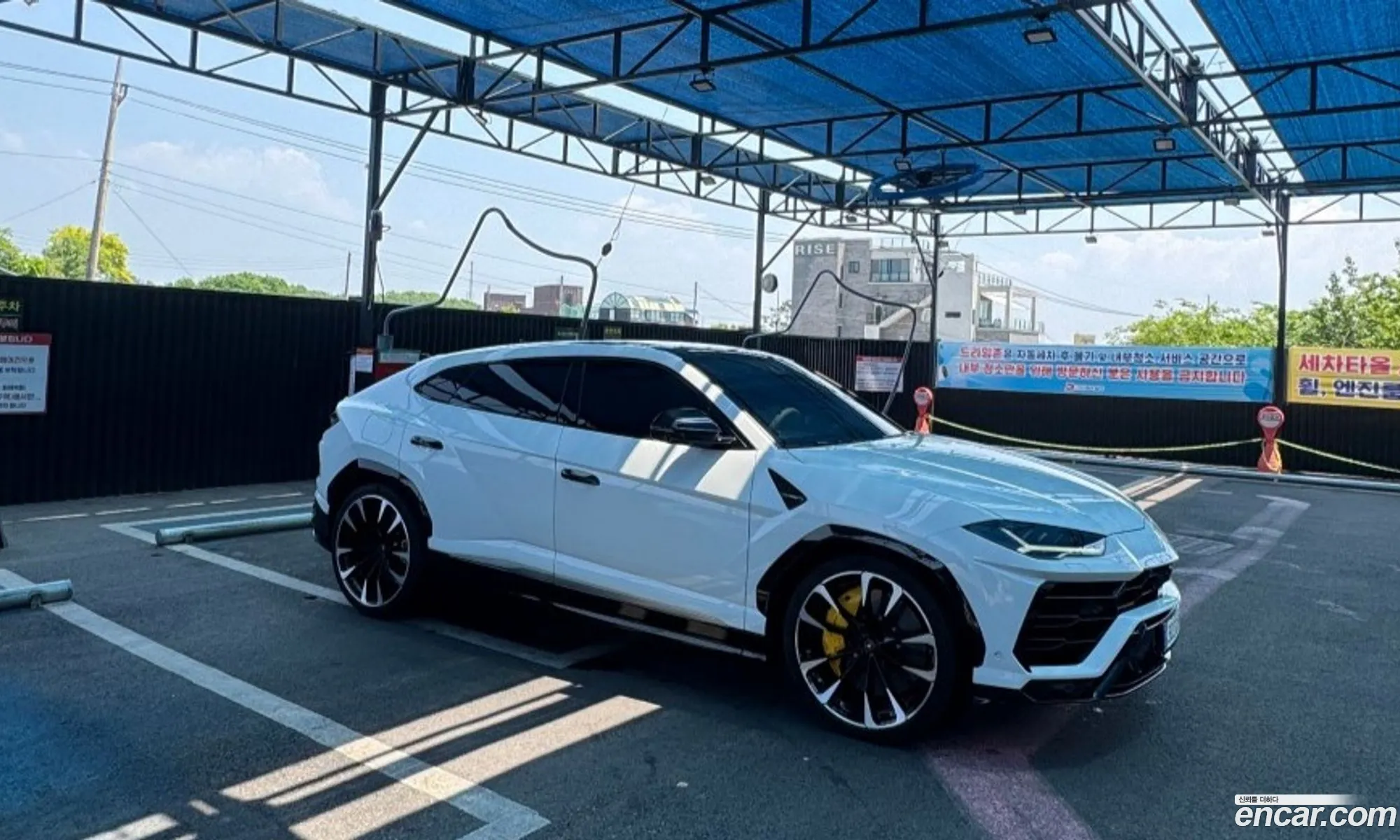Lamborghini Urus 2020 — 14