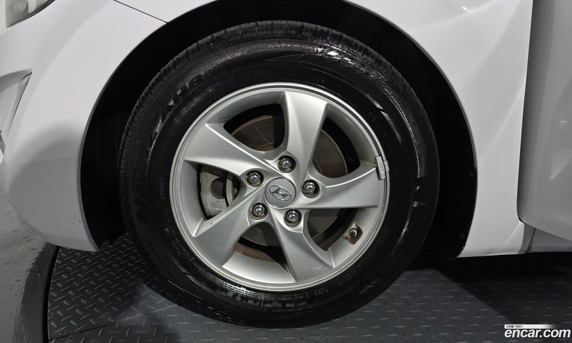 Hyundai Elantra 2015 — 9