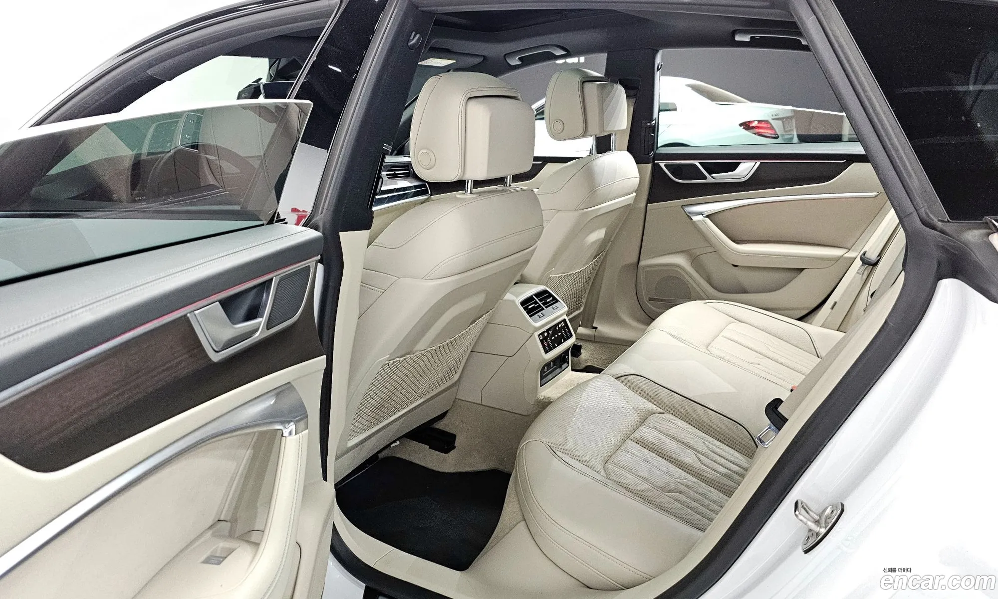 Audi A7 2022 WAUZZZF23NN021684 — 12