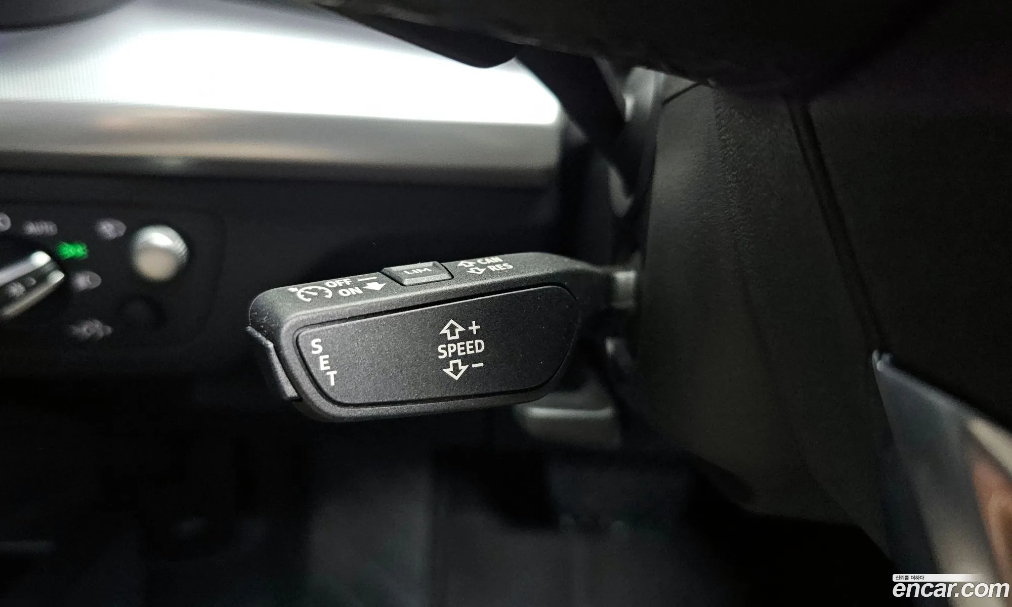 Audi Q5 2023 WAUZZZFY0P2117443 — 35