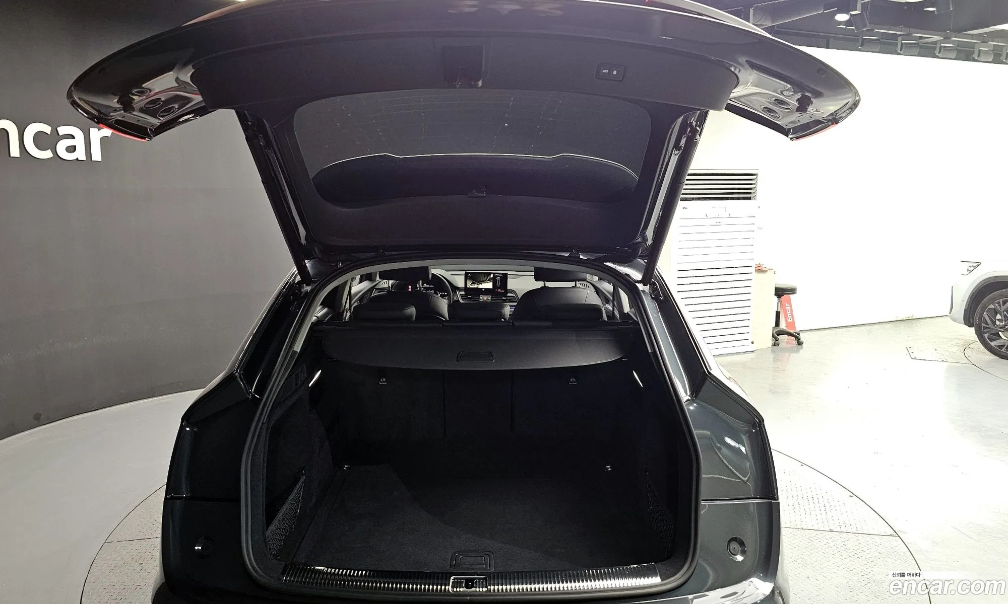 Audi Q5 2023 WAUZZZFY0P2117443 — 27