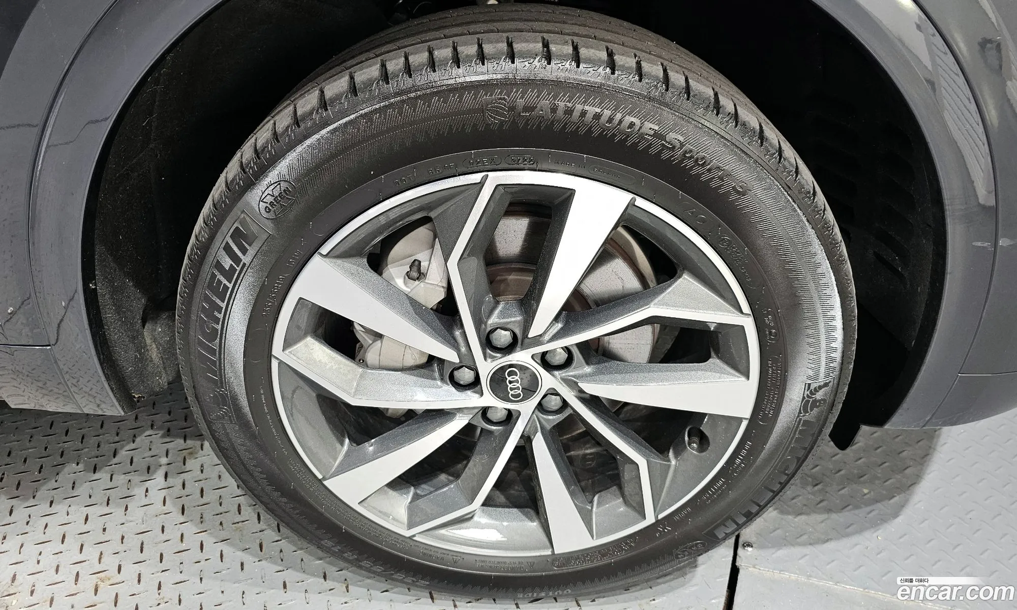 Audi Q5 2023 WAUZZZFY0P2117443 — 33