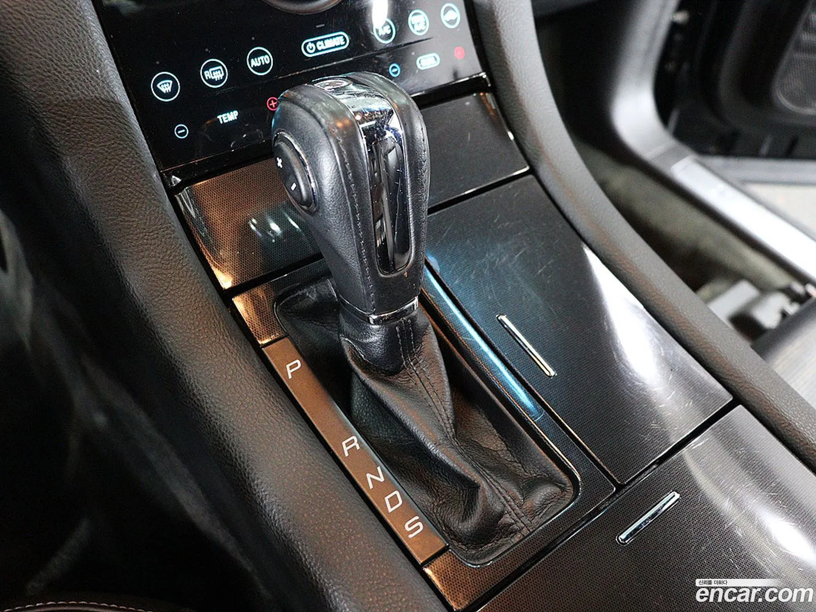 Ford Taurus 2016 — 18