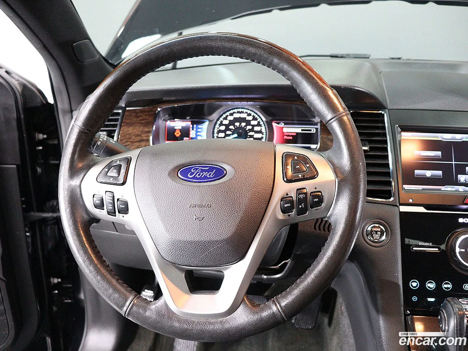 Ford Taurus 2016 — 3