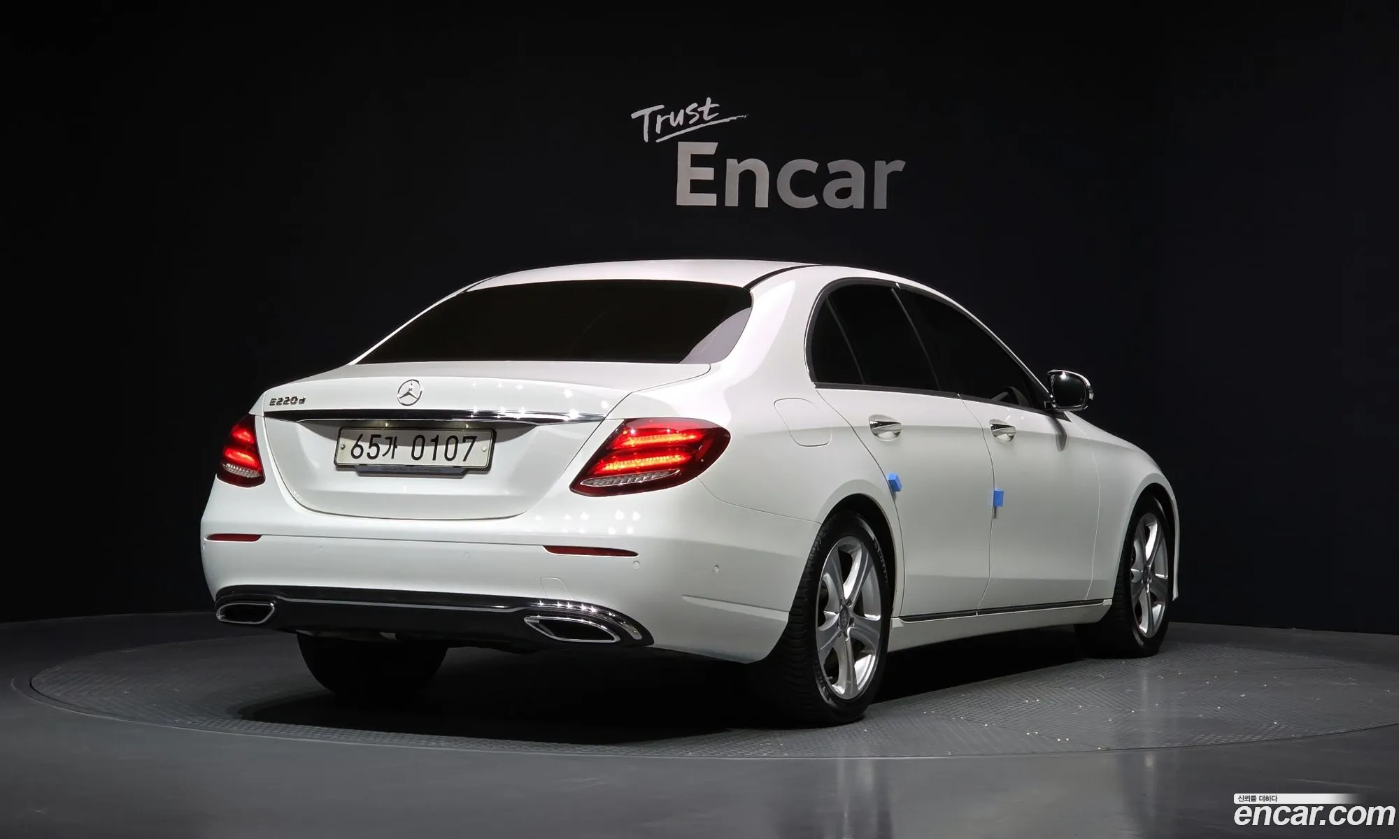 Mercedes-Benz E-Class W213 2016 WDDZF0EB4HA030825 — 2