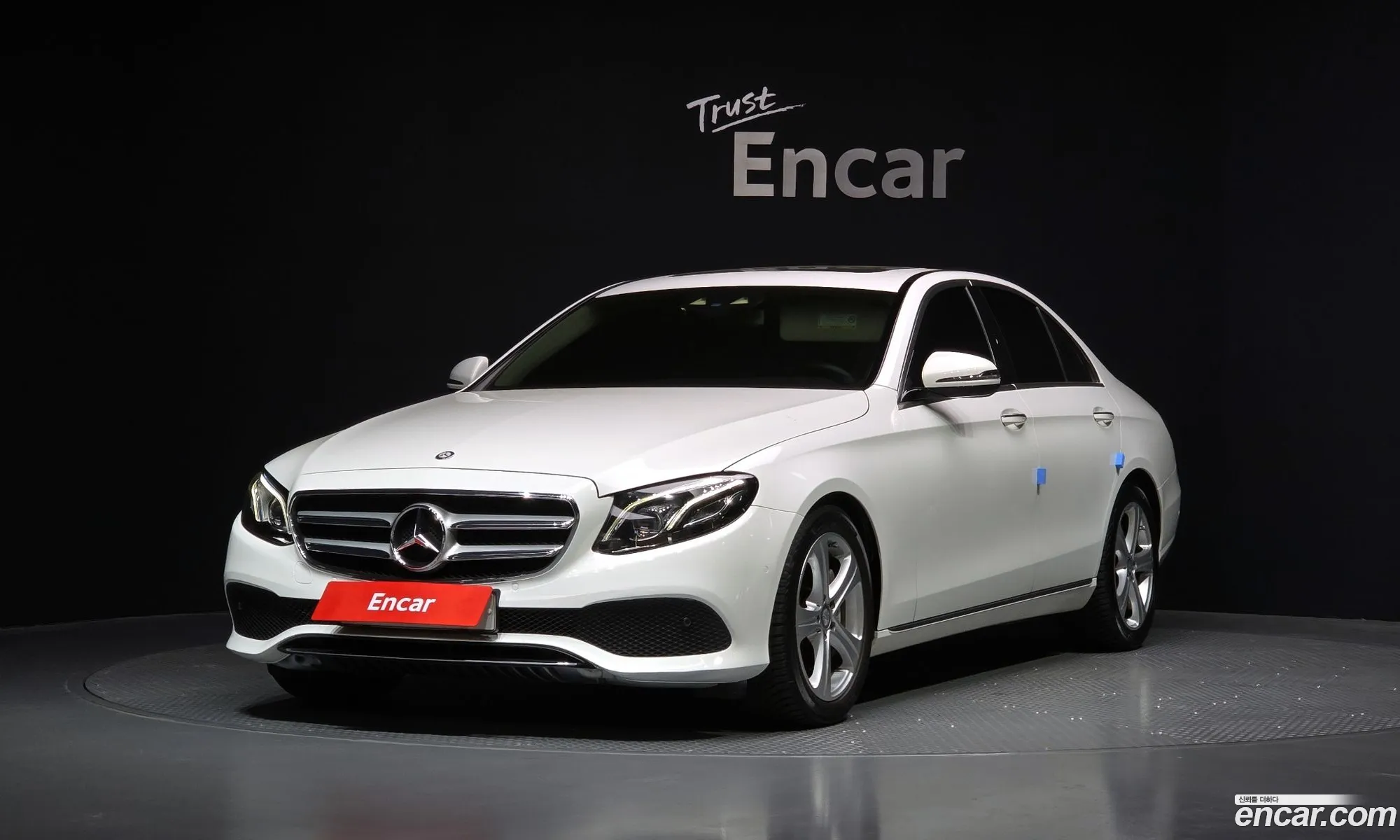 Mercedes-Benz E-Class W213 2016 WDDZF0EB4HA030825 — 17