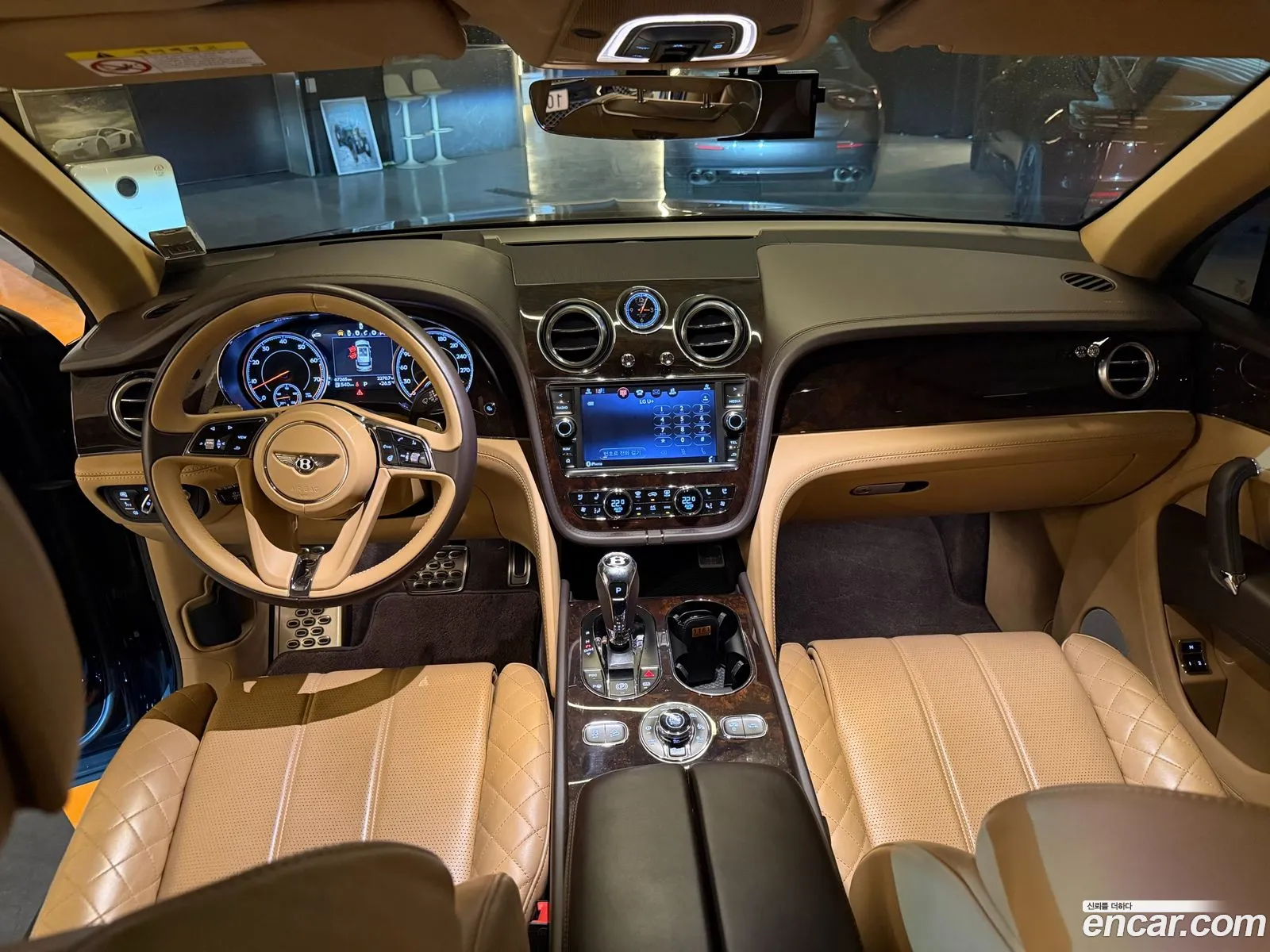 Bentley Bentayga 2018 — 16