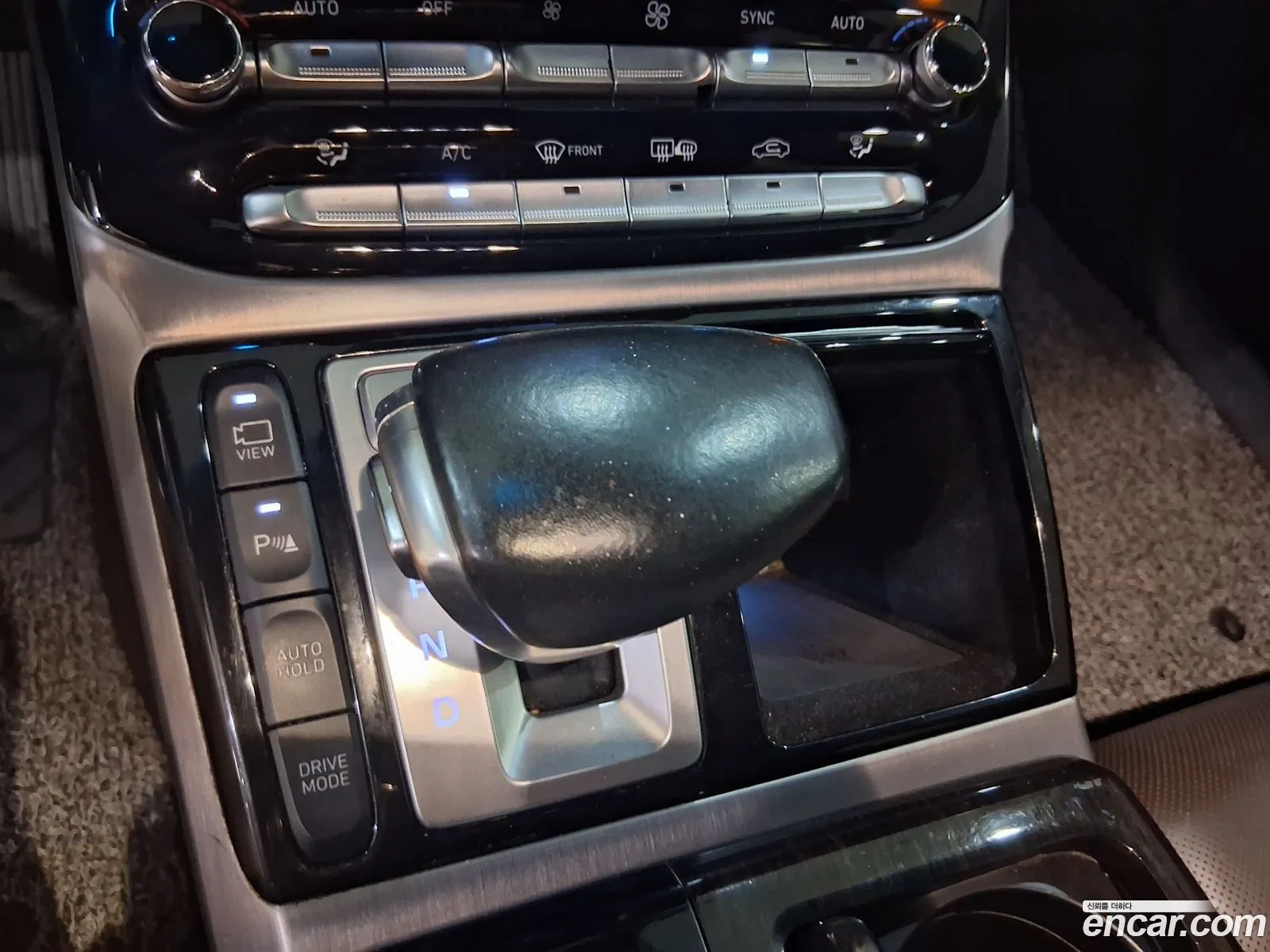 Genesis EQ900 2016 — 3