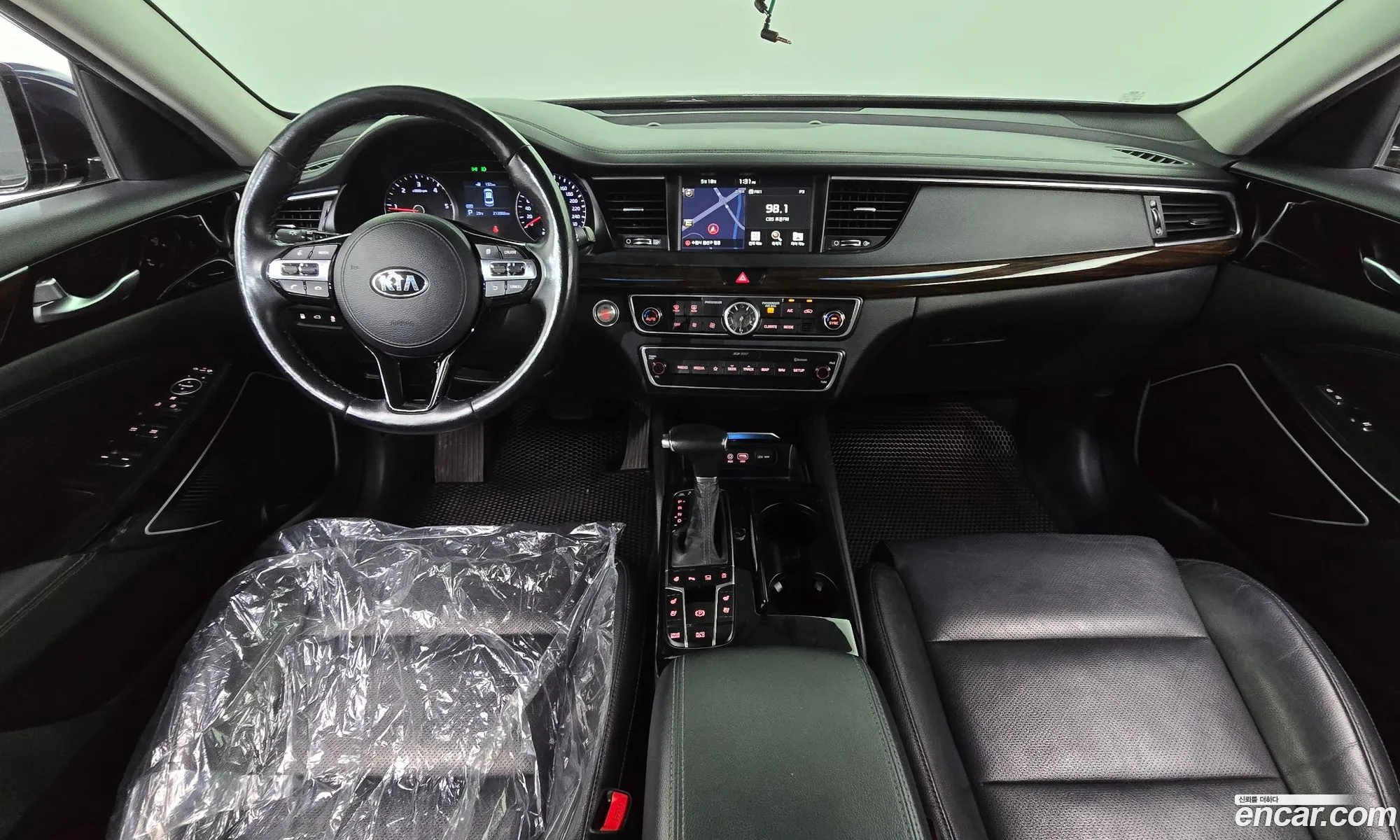 Kia K7 2018 KNALB41ABJA140005 — 18