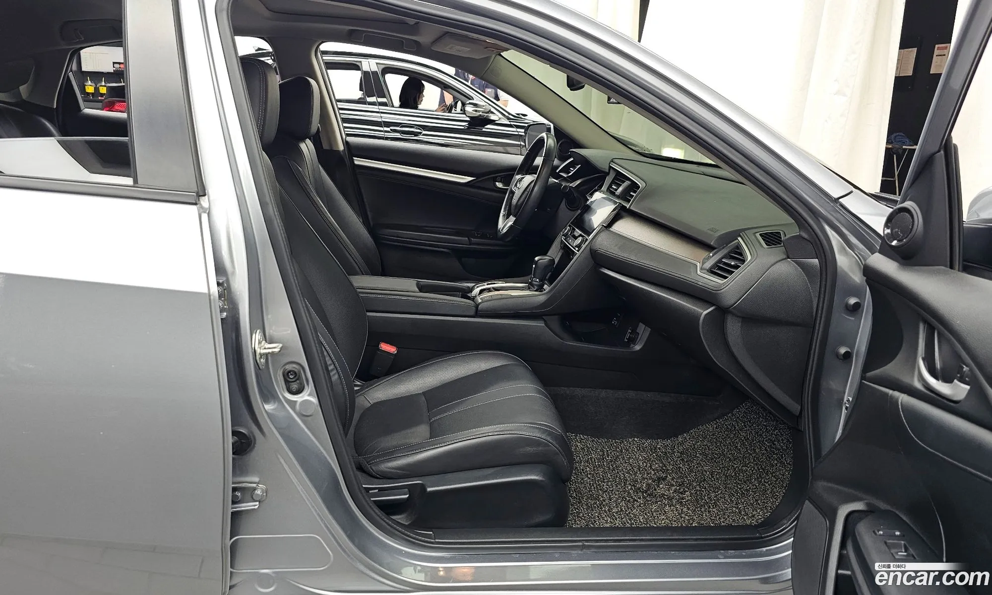 Honda Civic 2017 19XFC2677HE300056 — 30