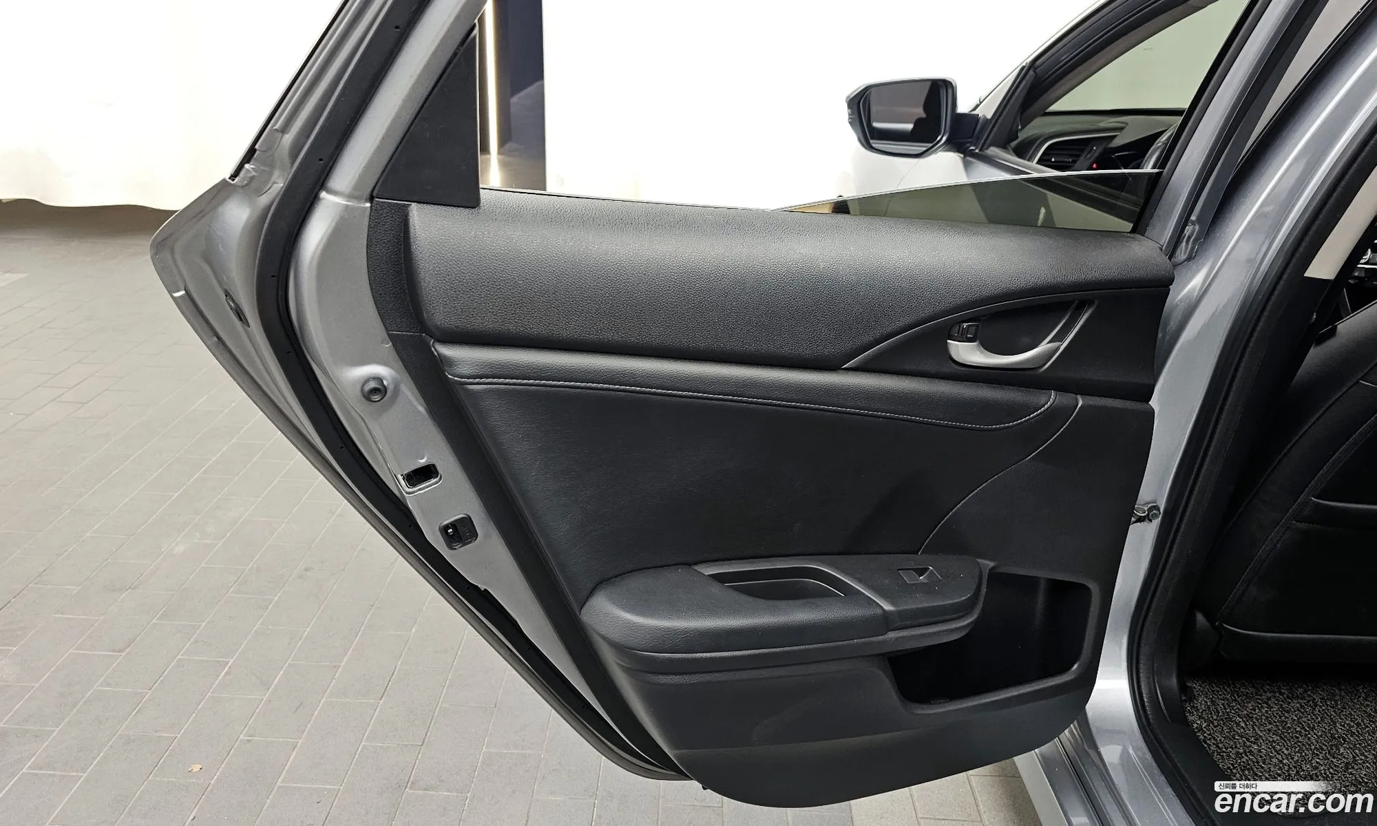 Honda Civic 2017 19XFC2677HE300056 — 29