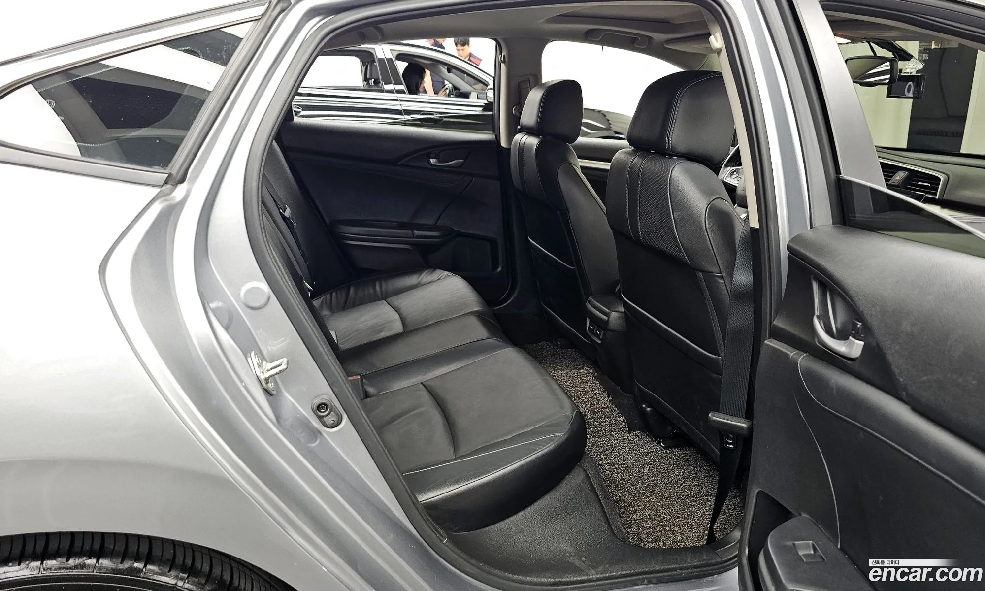 Honda Civic 2017 19XFC2677HE300056 — 6