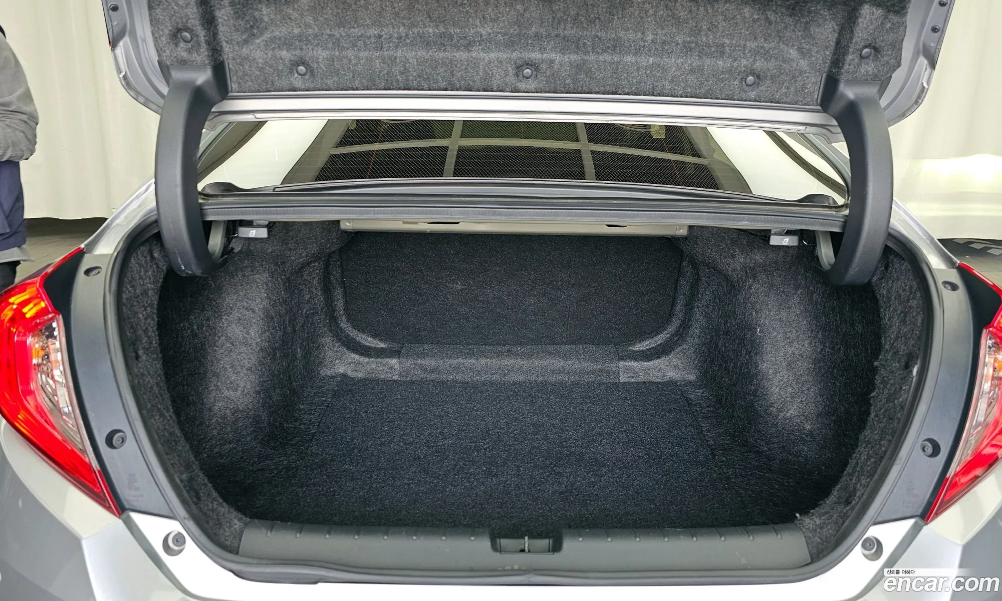 Honda Civic 2017 19XFC2677HE300056 — 27