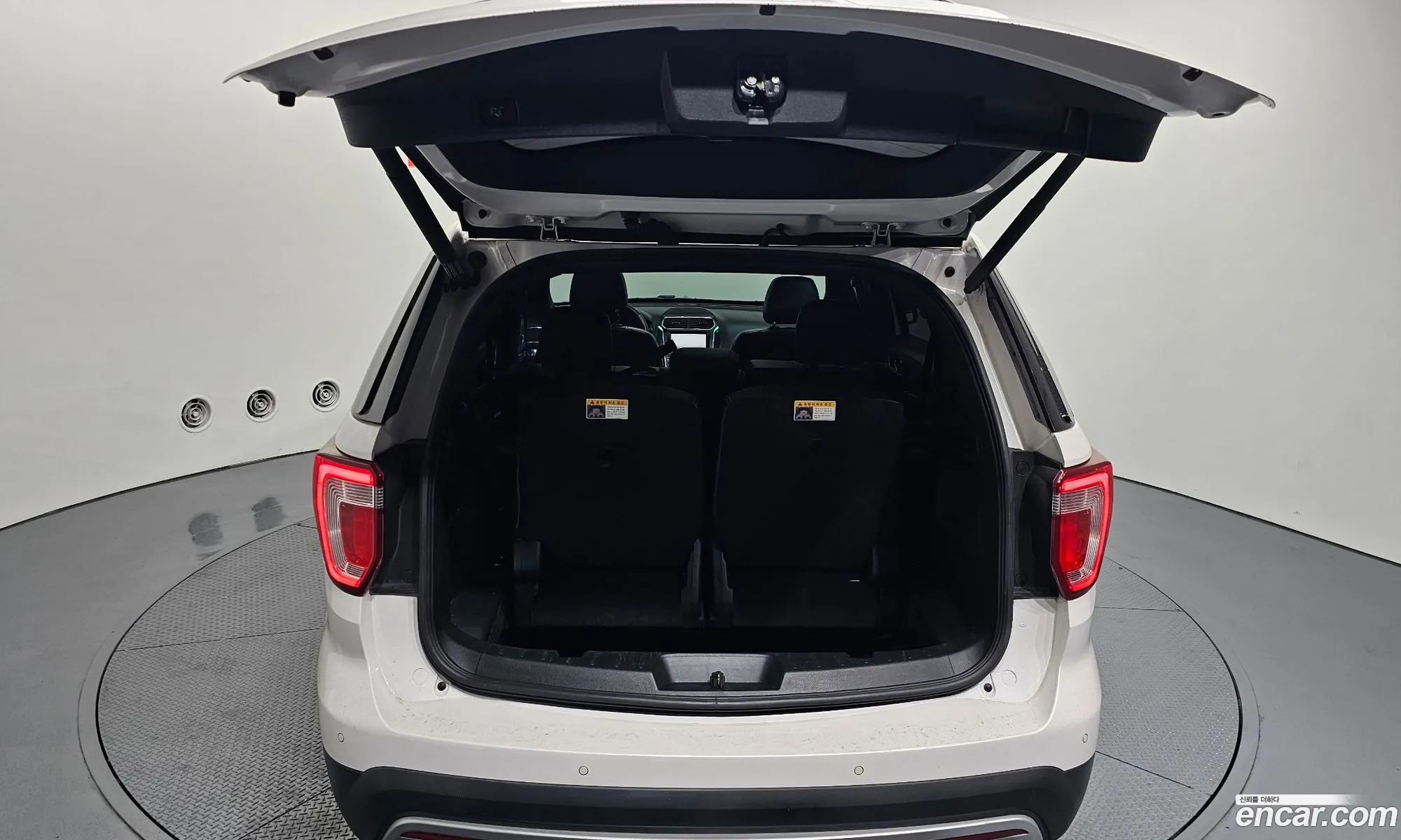 Ford Explorer 2017 1FM5K8FH8HGB11566 — 2