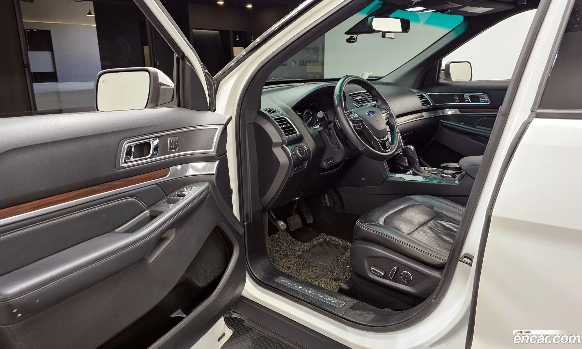 Ford Explorer 2017 1FM5K8FH8HGB11566 — 12