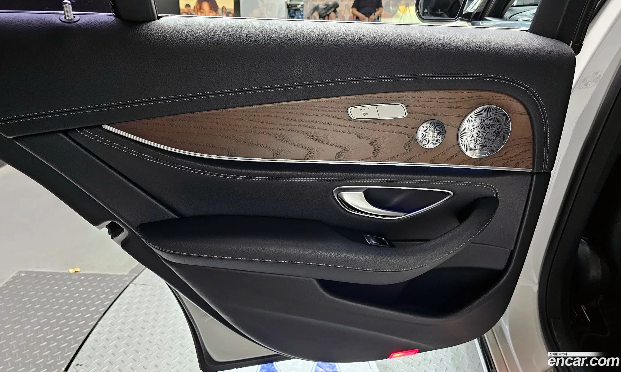 Mercedes-Benz E-Class W213 2019 — 23