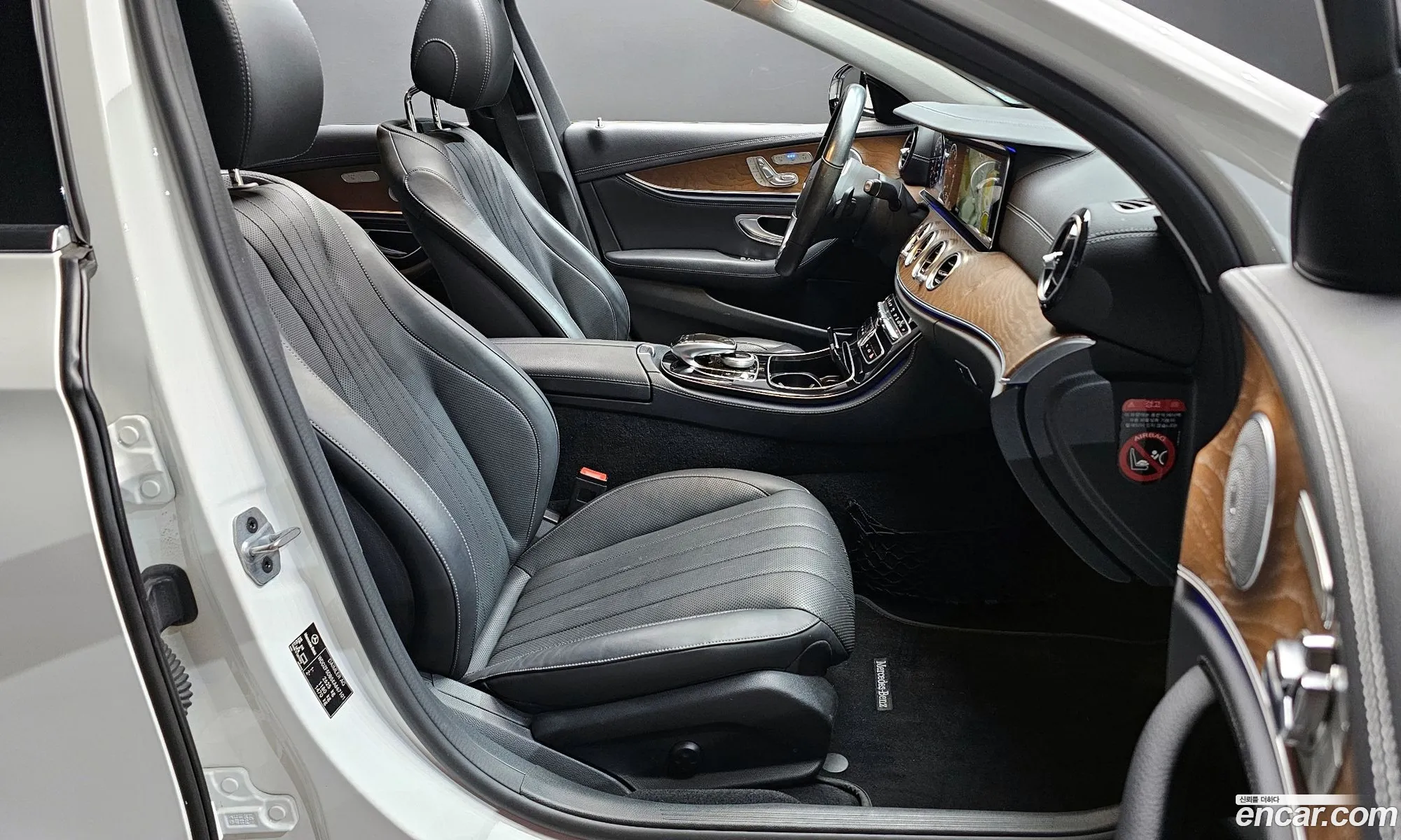 Mercedes-Benz E-Class W213 2019 — 21