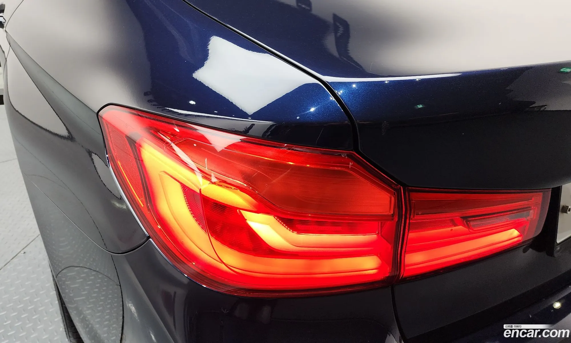 BMW 5 Series 2020 WBAJF3102LCE23961 — 32