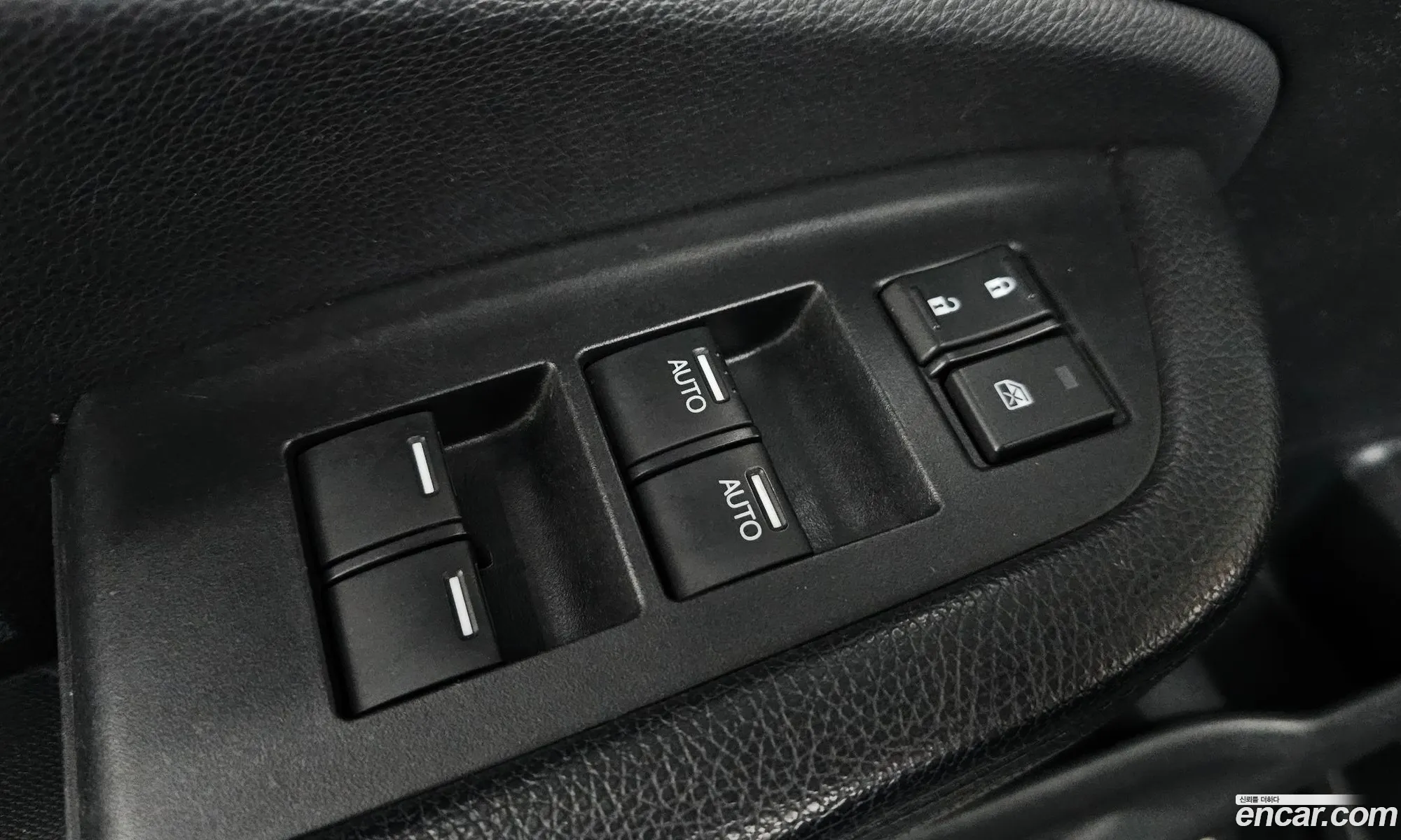 Honda Pilot 2017 5FNYF6850HB201136 — 10