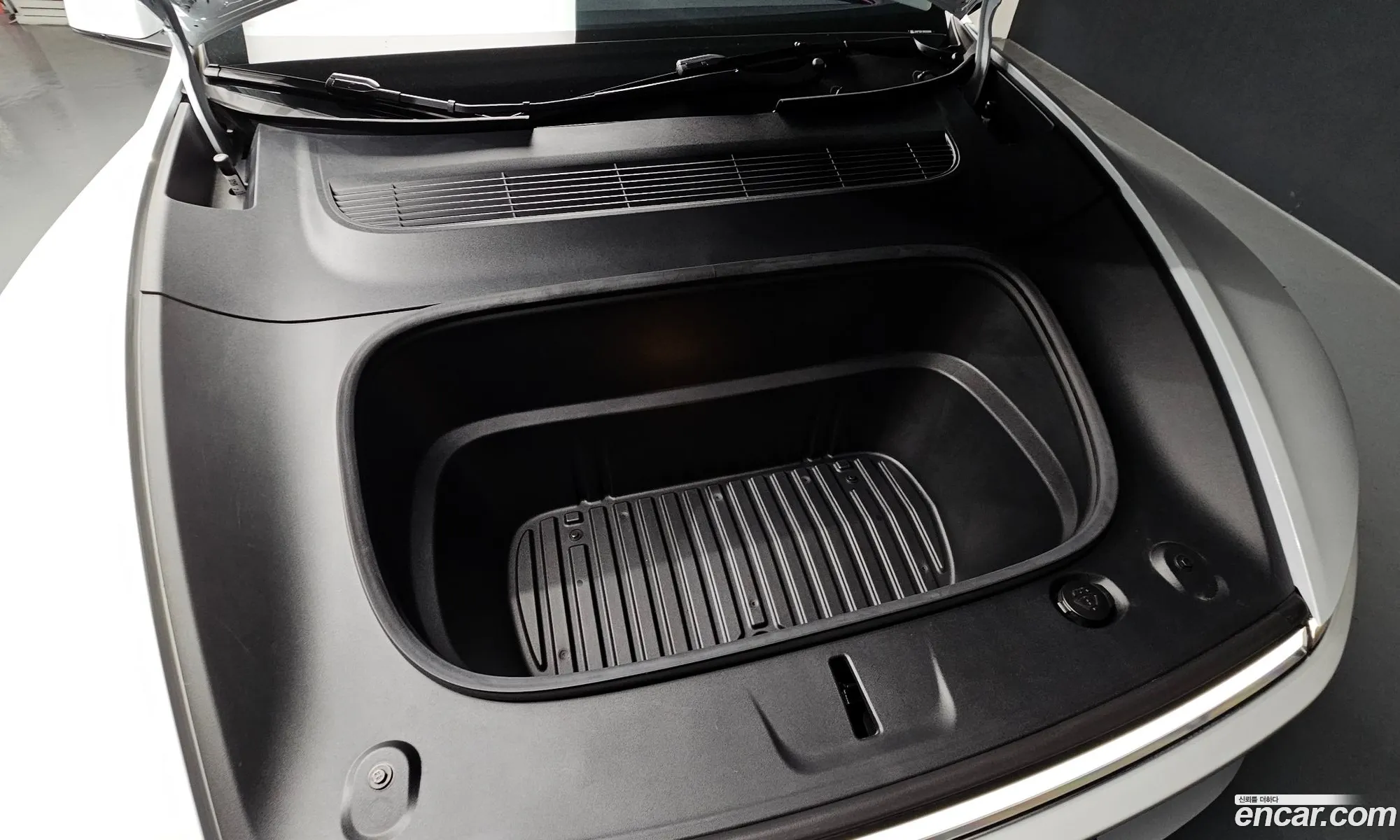 Tesla Model Y 2025 LRWYGCFJXSC029391 — 10