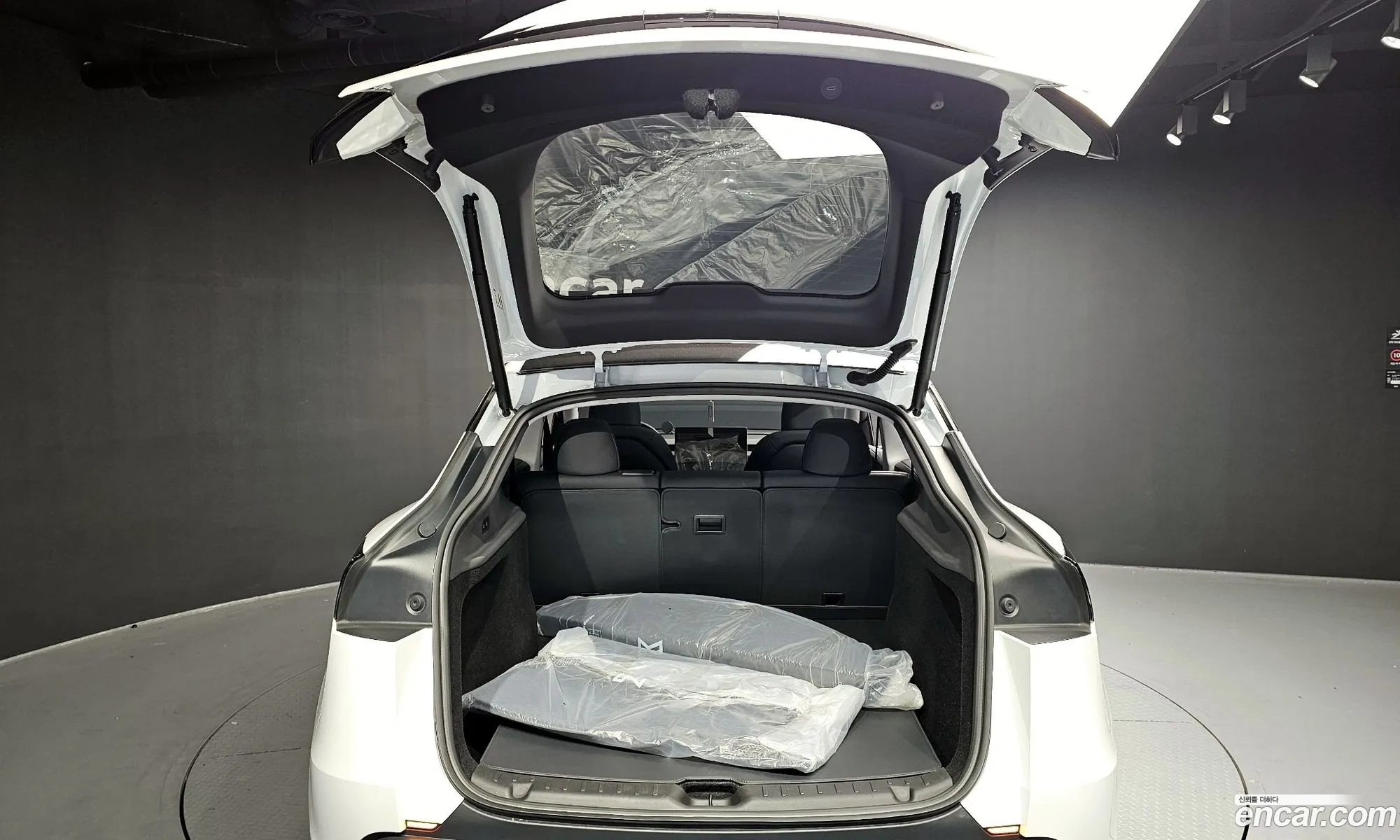 Tesla Model Y 2025 LRWYGCFJXSC029391 — 8