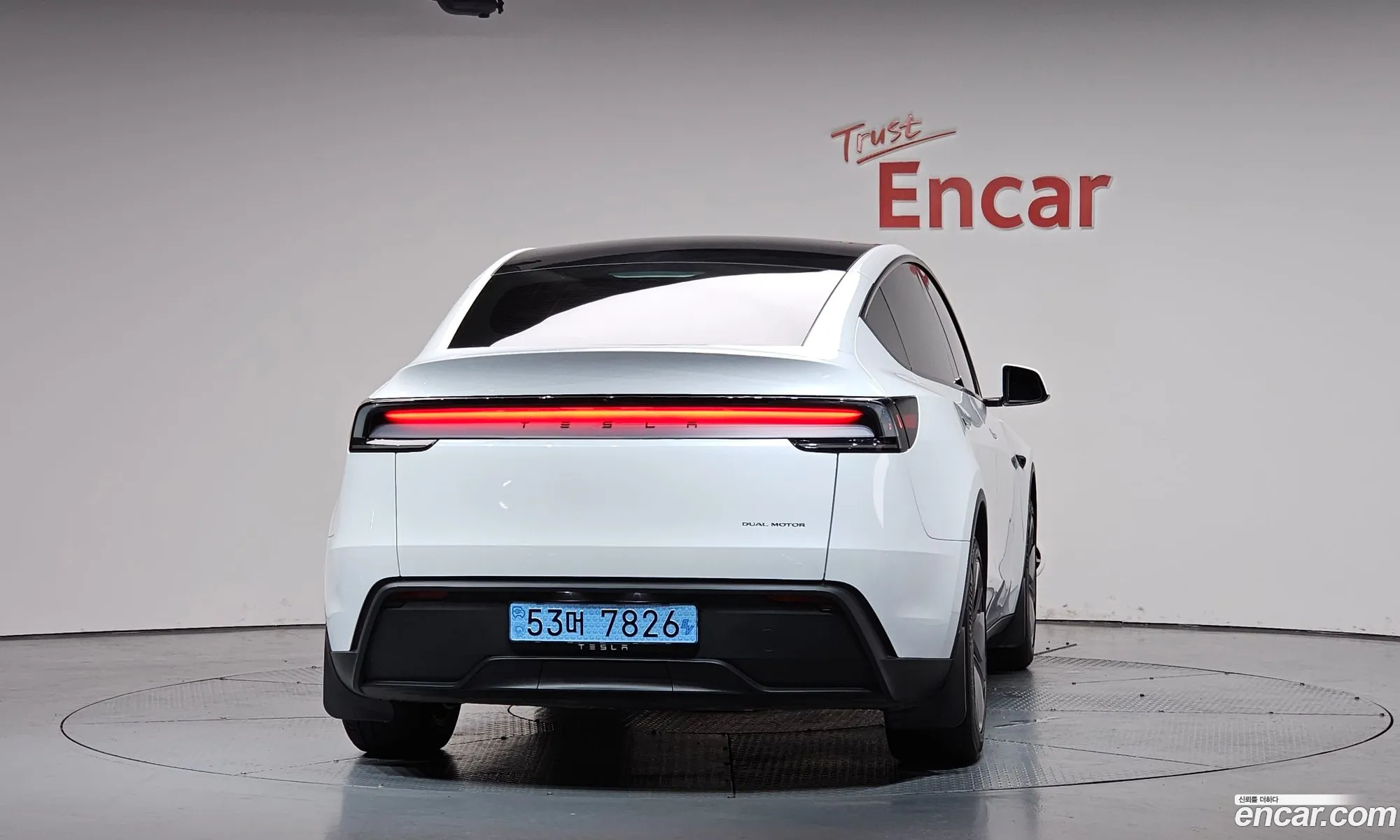 Tesla Model Y 2025 — 9