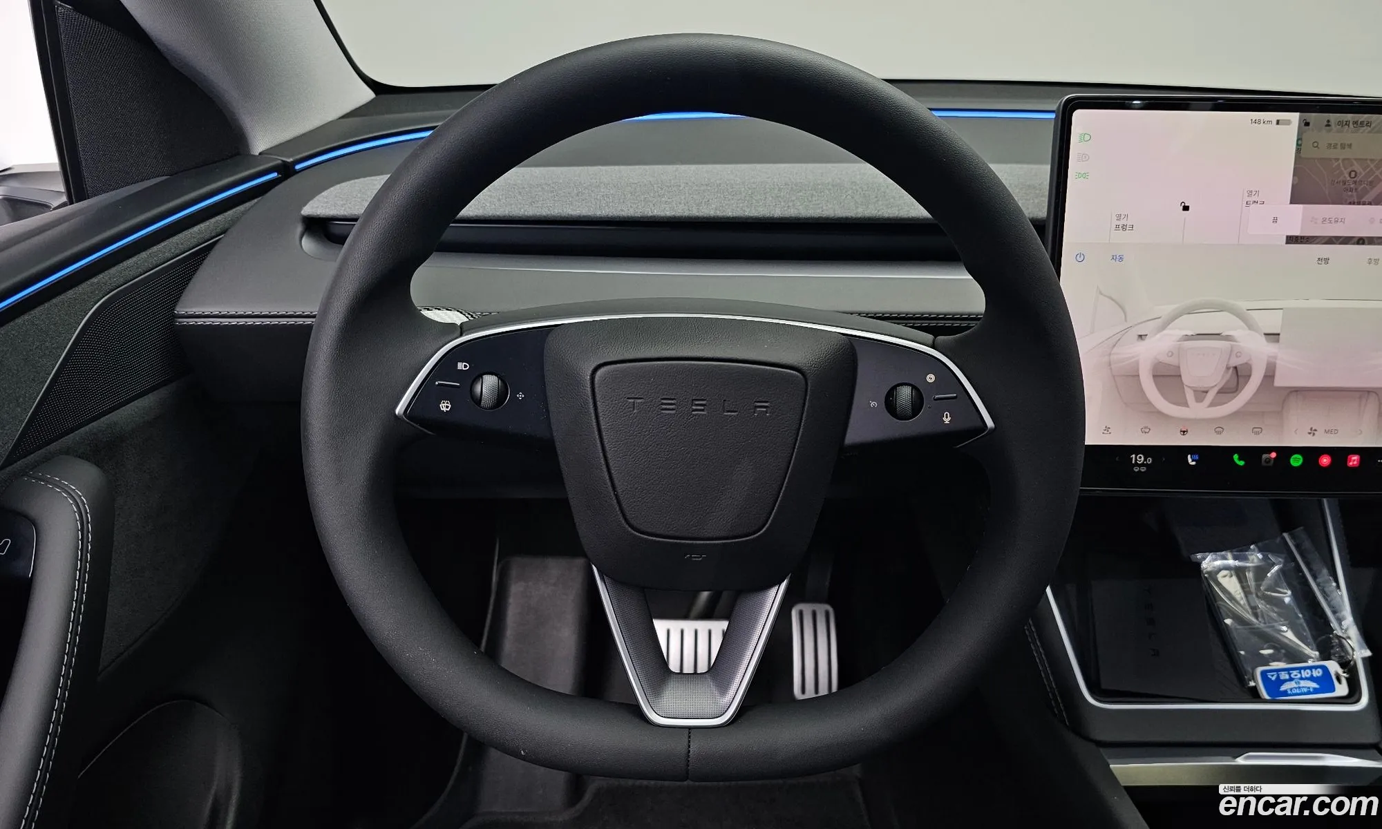 Tesla Model Y 2025 — 6